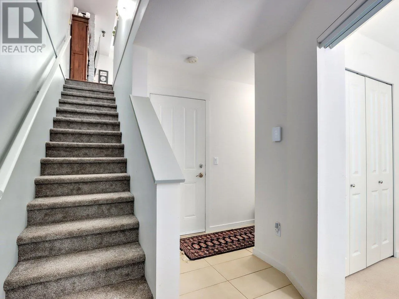 95 2418 AVON PLACE