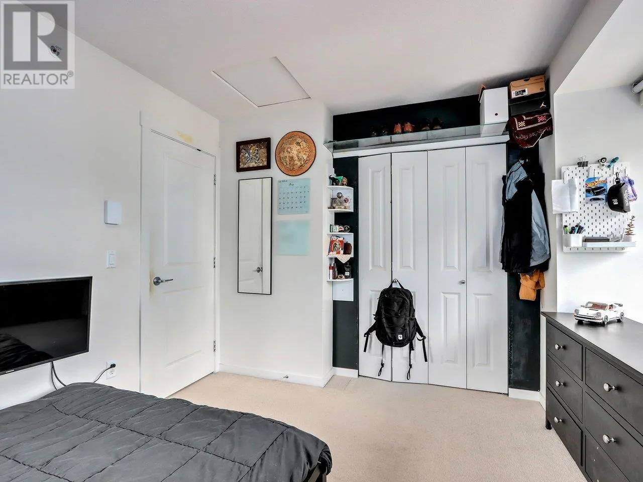 95 2418 AVON PLACE