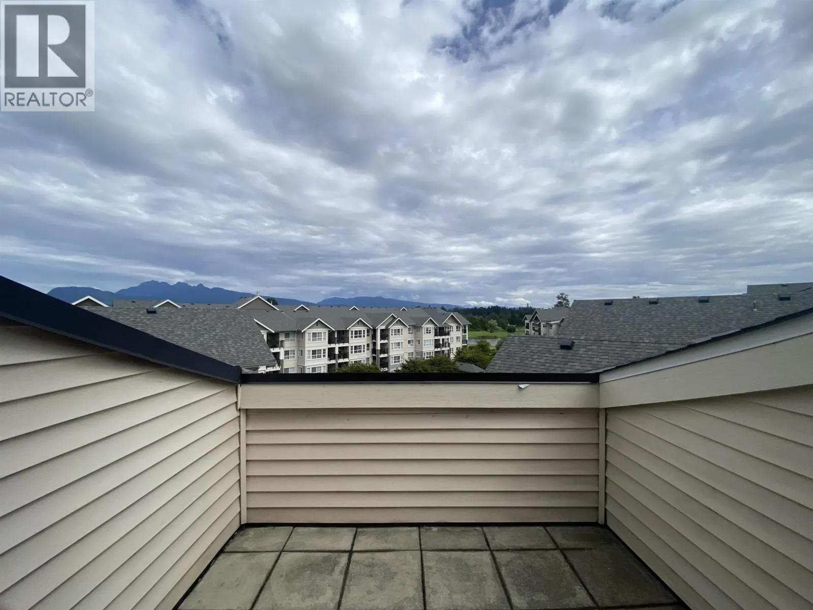 416 19673 MEADOW GARDENS WAY