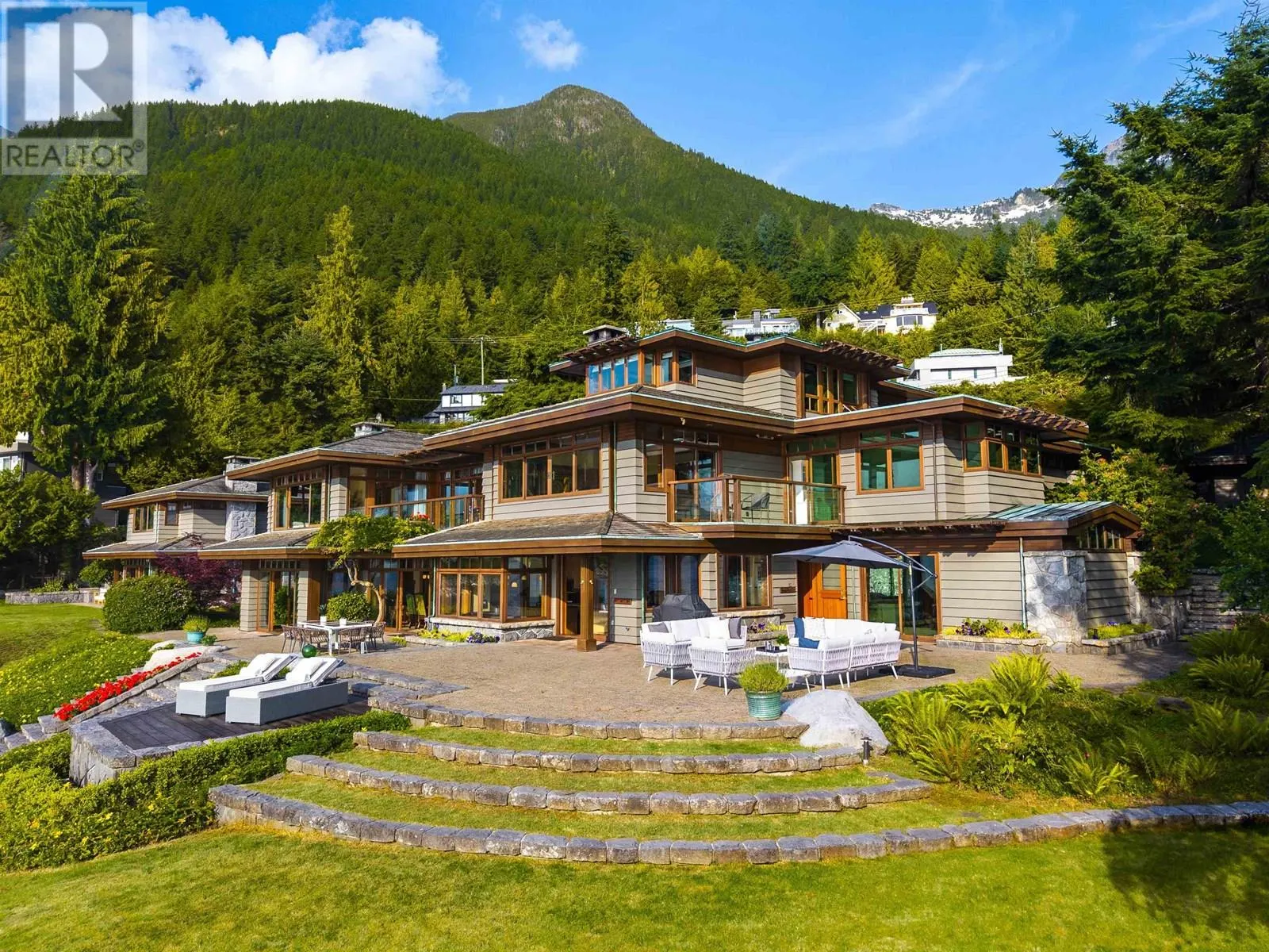 270 LIONS BAY AVENUE