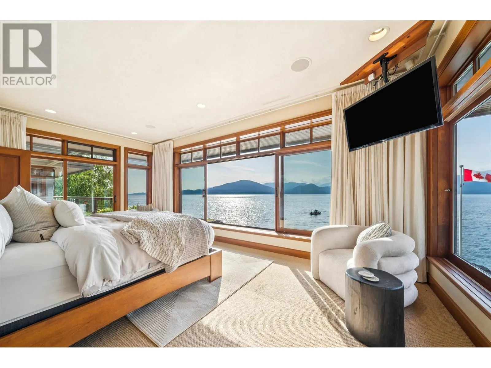 270 LIONS BAY AVENUE
