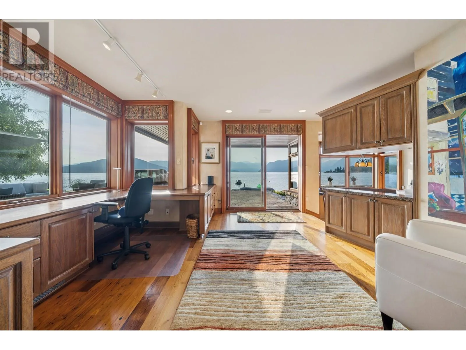 270 LIONS BAY AVENUE