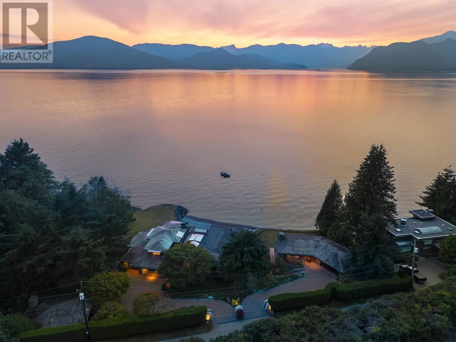 270 LIONS BAY AVENUE