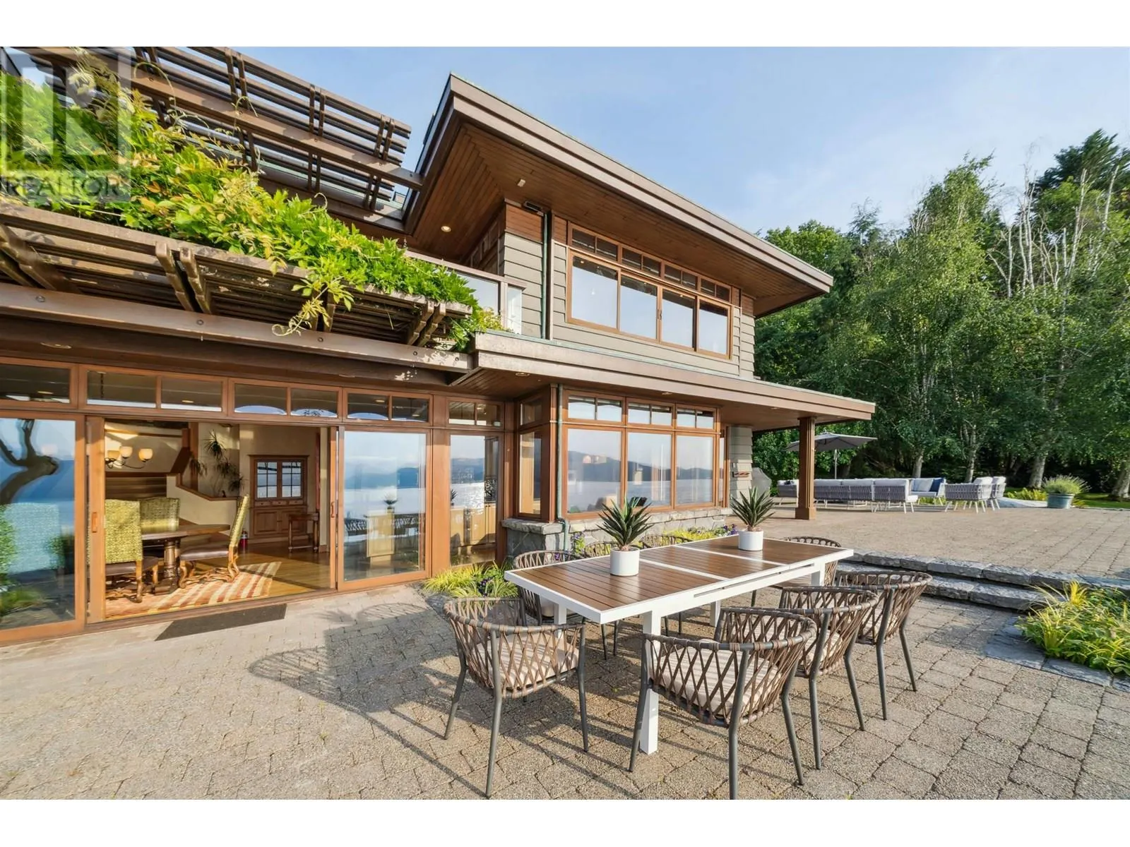 270 LIONS BAY AVENUE