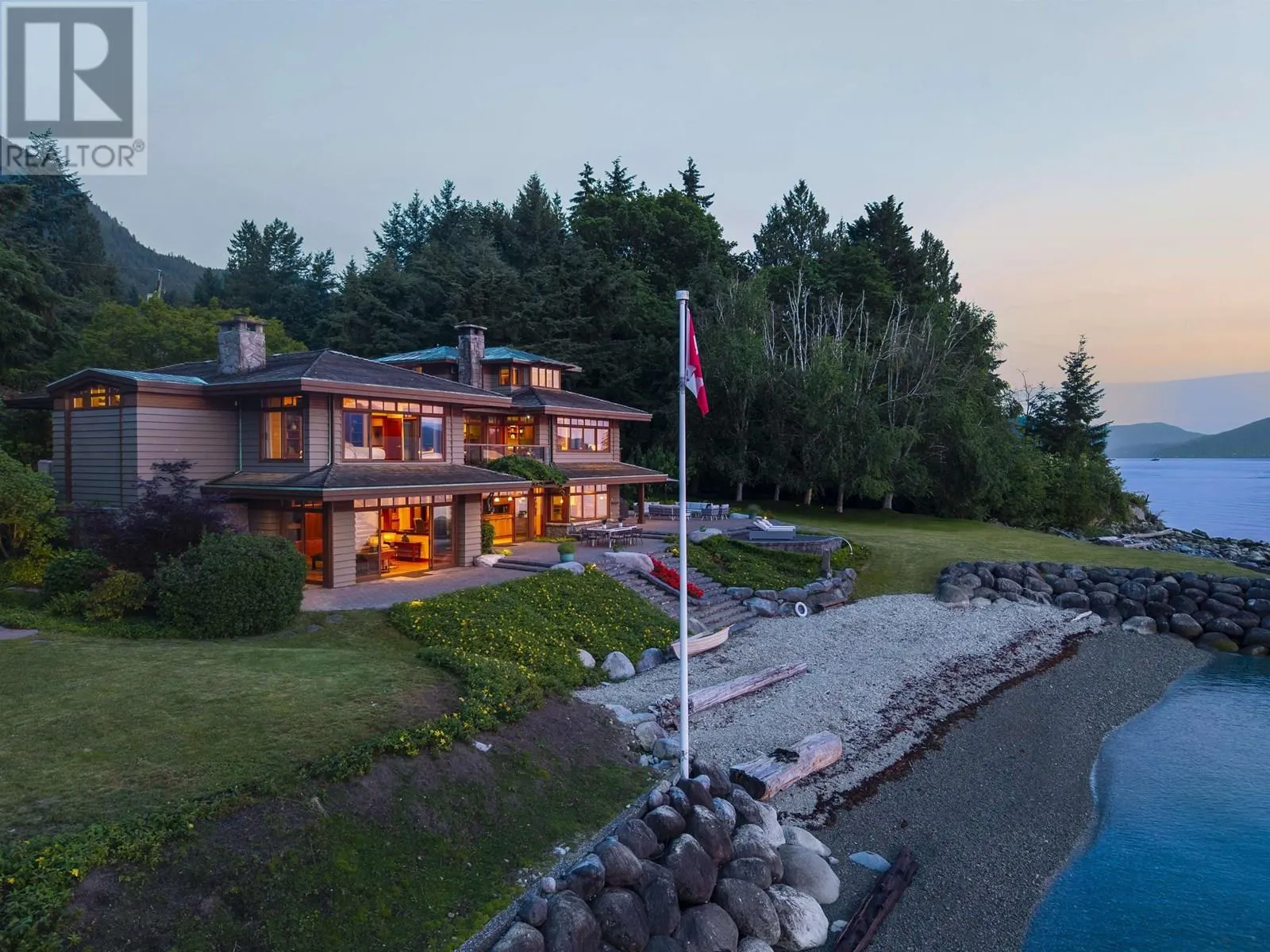 270 LIONS BAY AVENUE