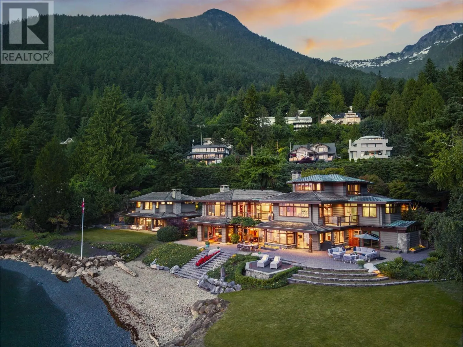 270 LIONS BAY AVENUE