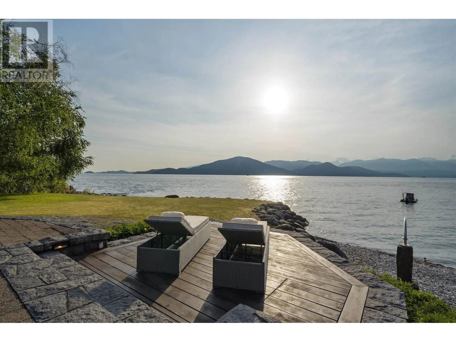 270 LIONS BAY AVENUE
