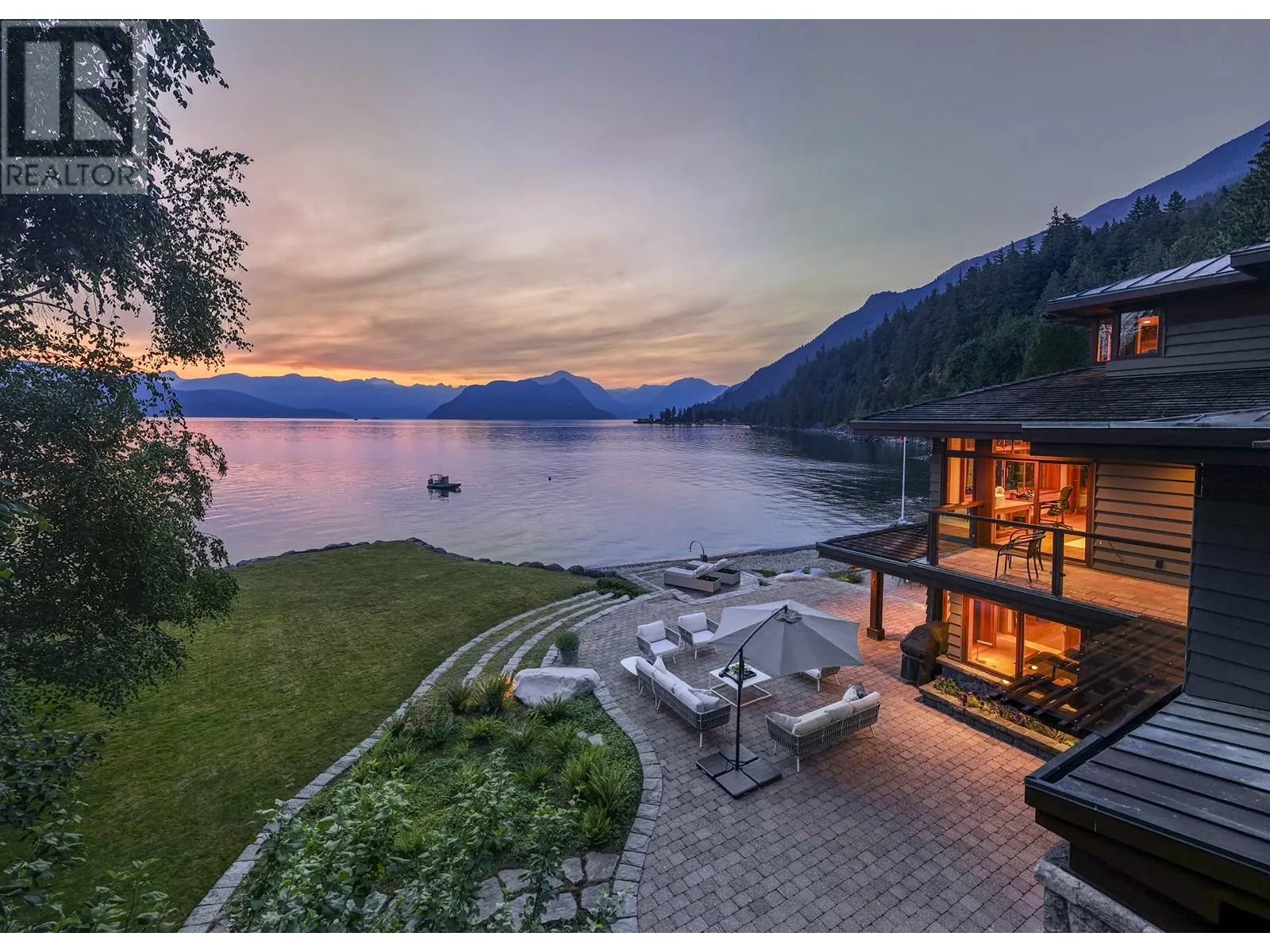 270 LIONS BAY AVENUE