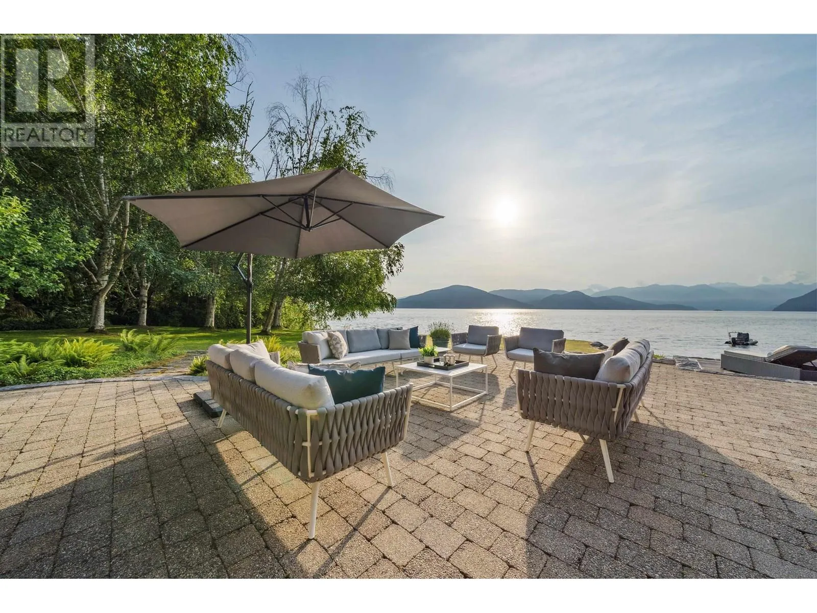 270 LIONS BAY AVENUE