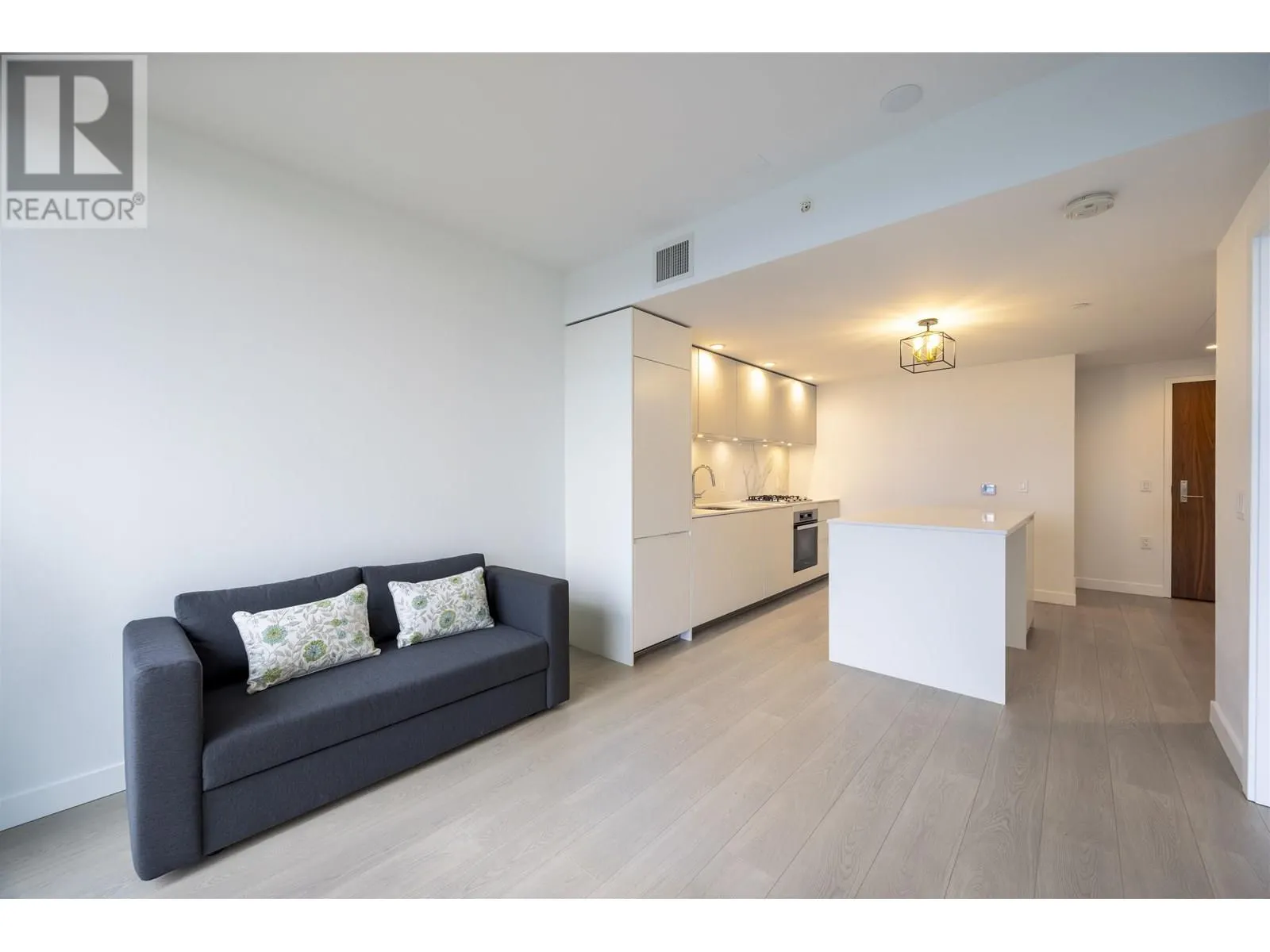 3408 6537 TELFORD AVENUE