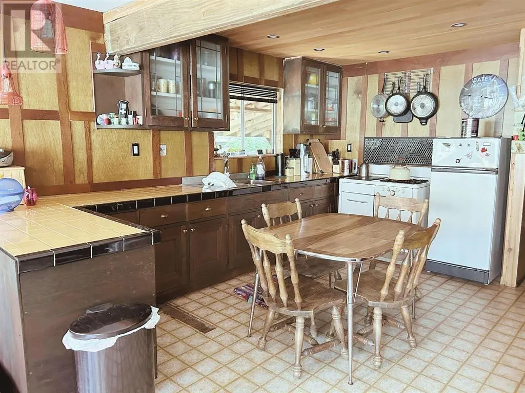 4 DEBECK CREEK