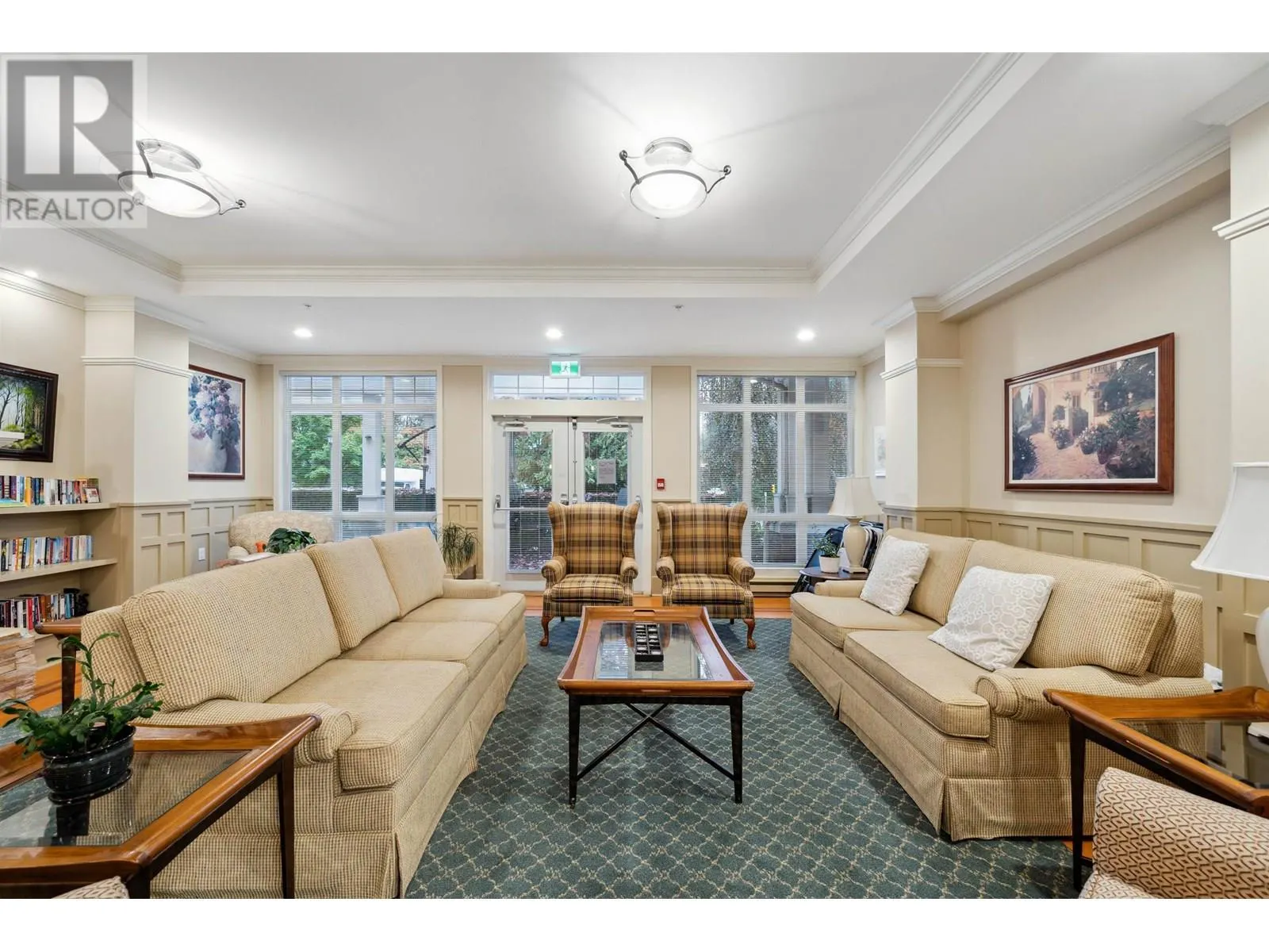 202 960 LYNN VALLEY ROAD