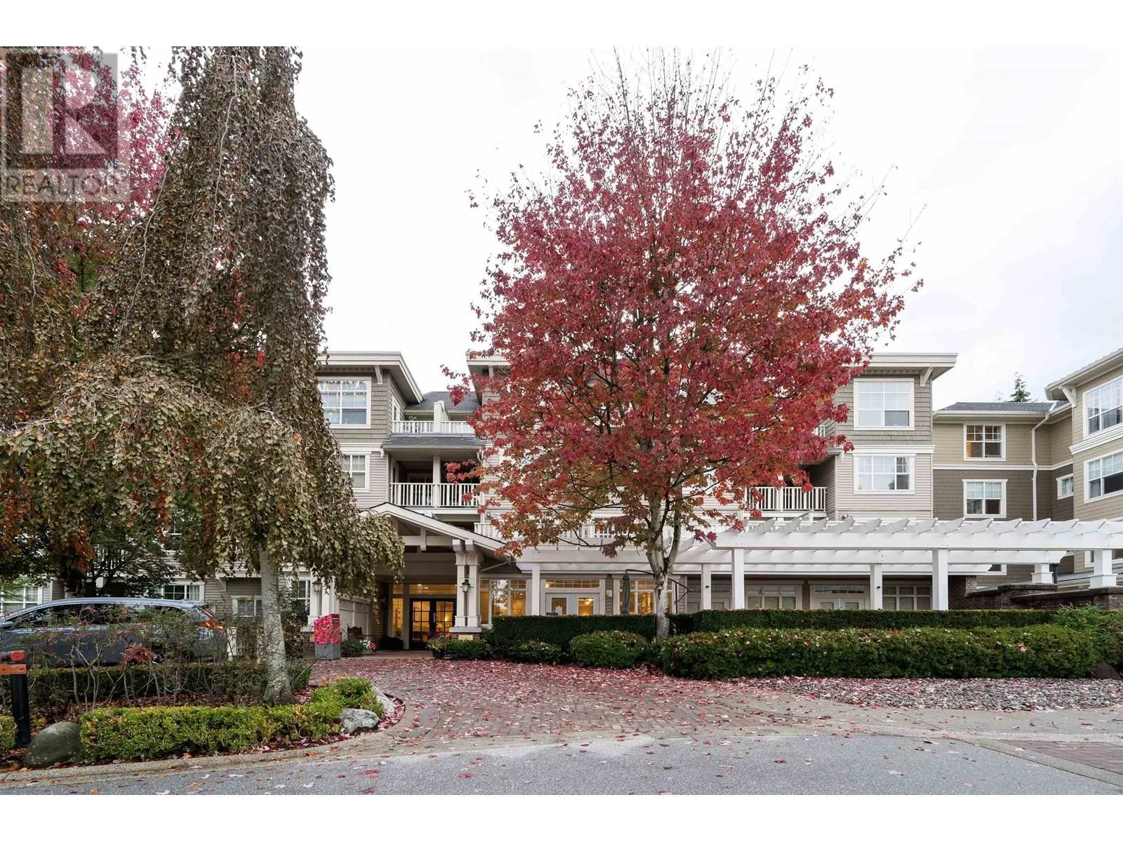 202 960 LYNN VALLEY ROAD