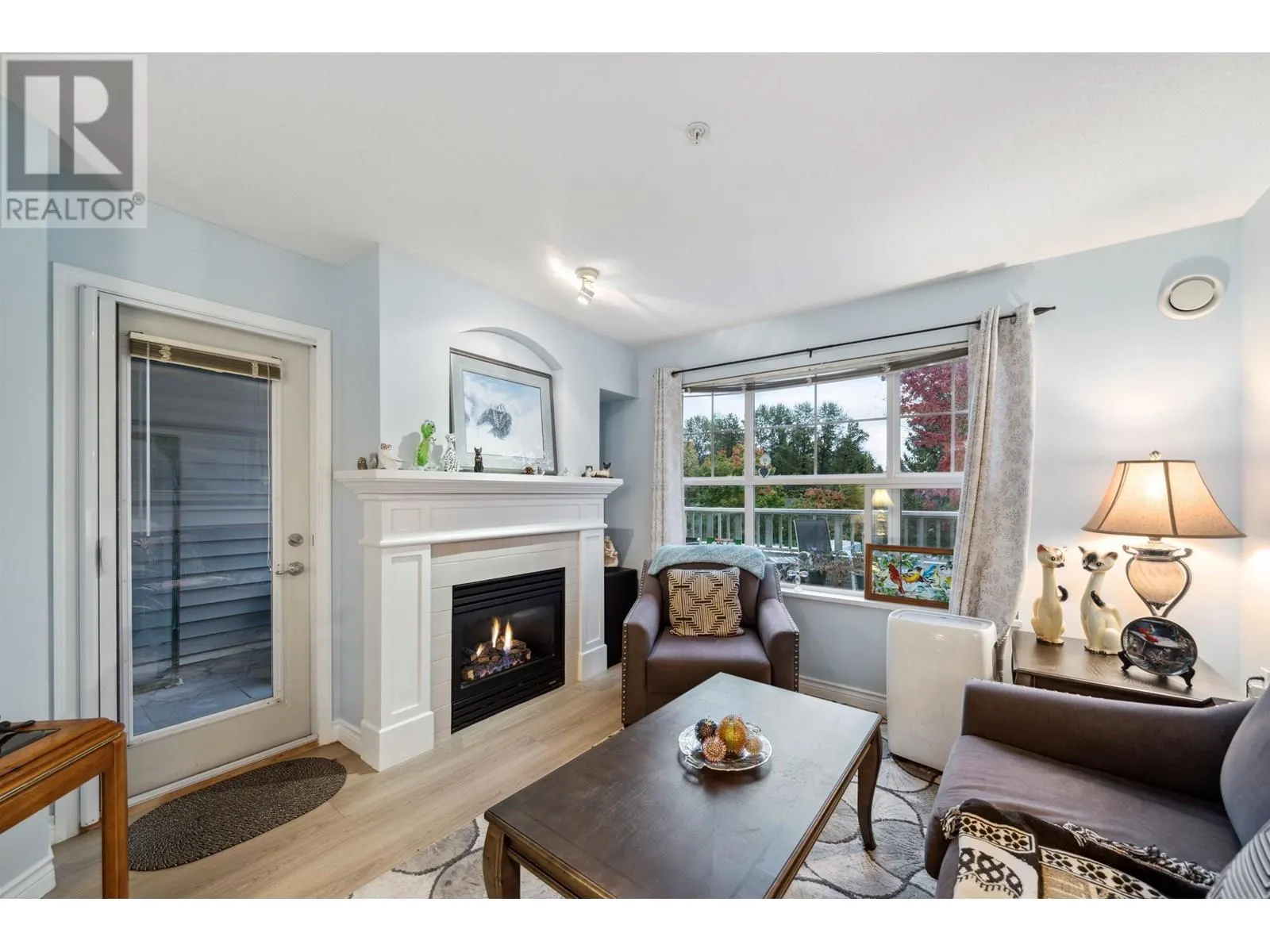 202 960 LYNN VALLEY ROAD