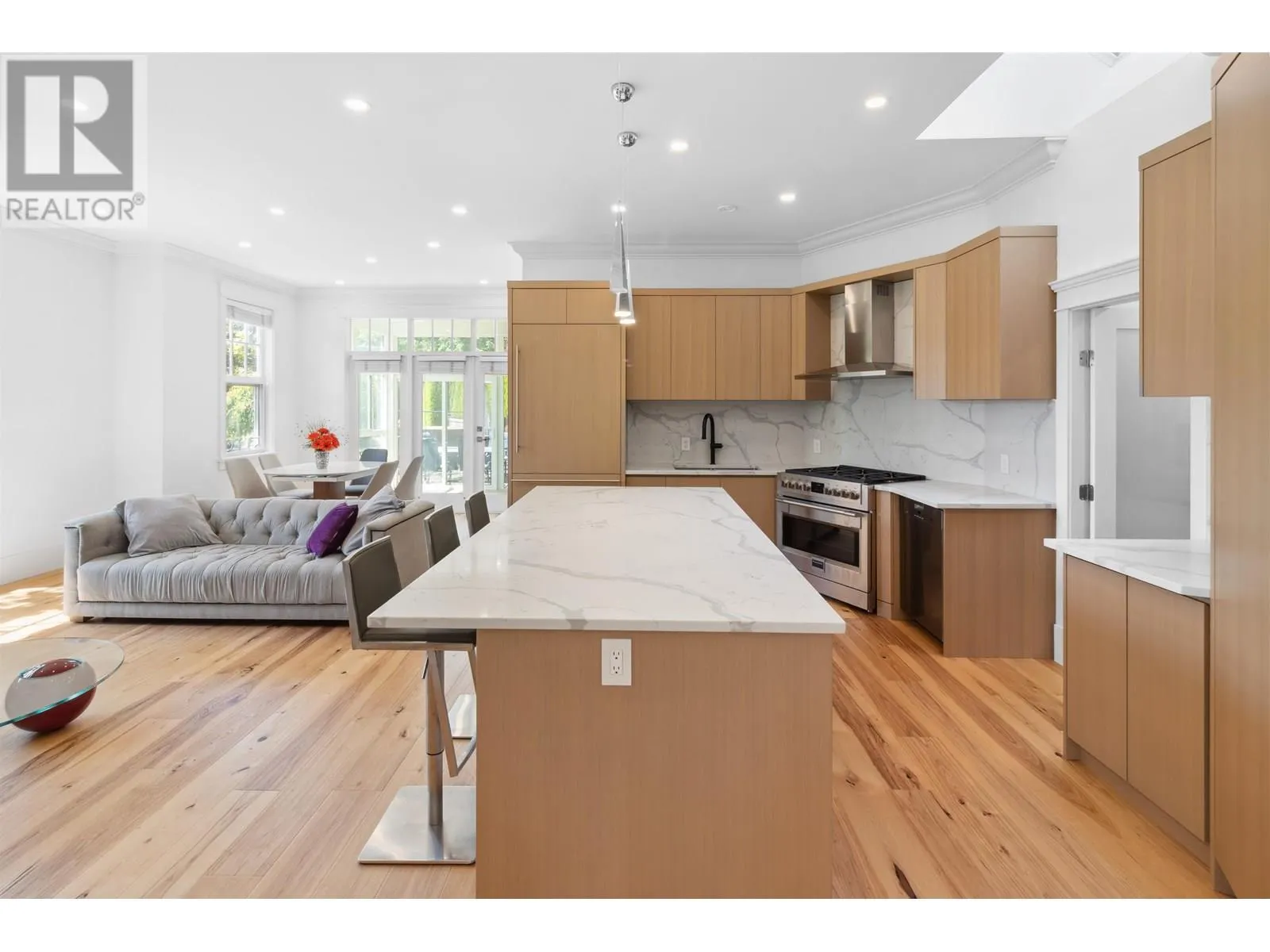 4379 ROSS CRESCENT