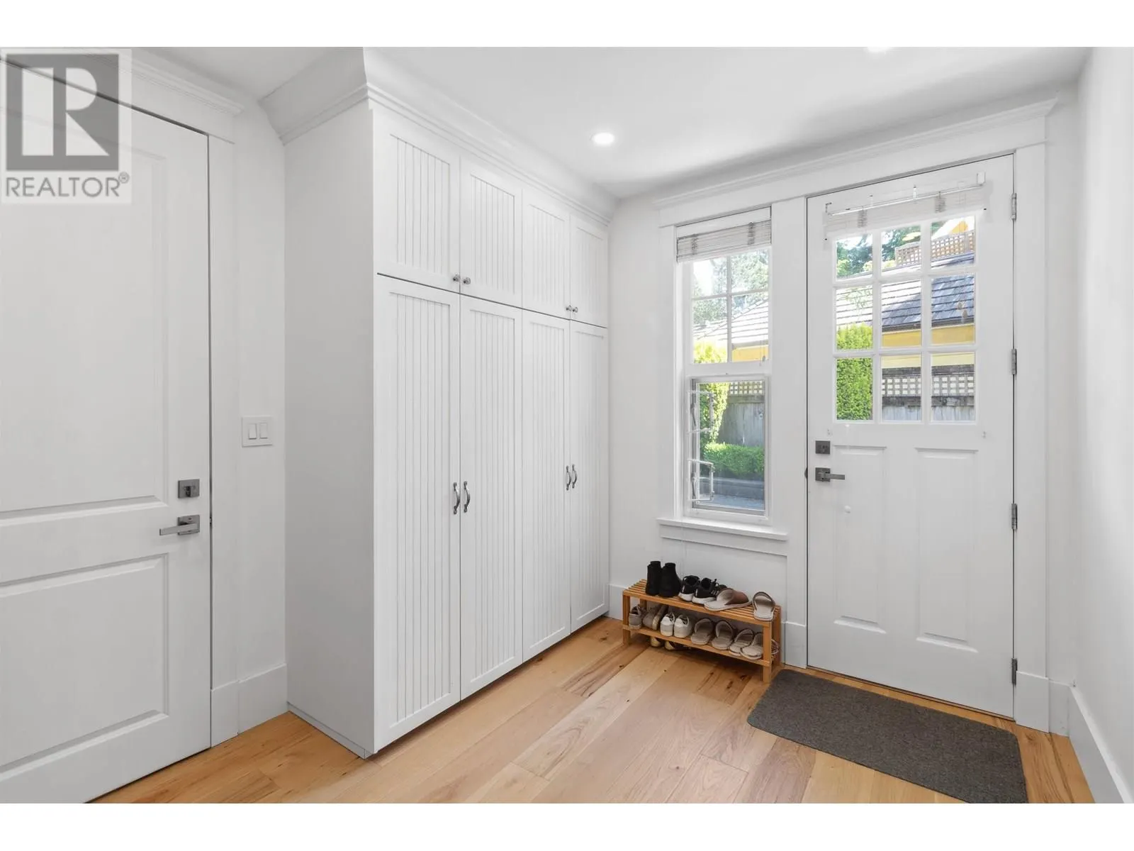 4379 ROSS CRESCENT