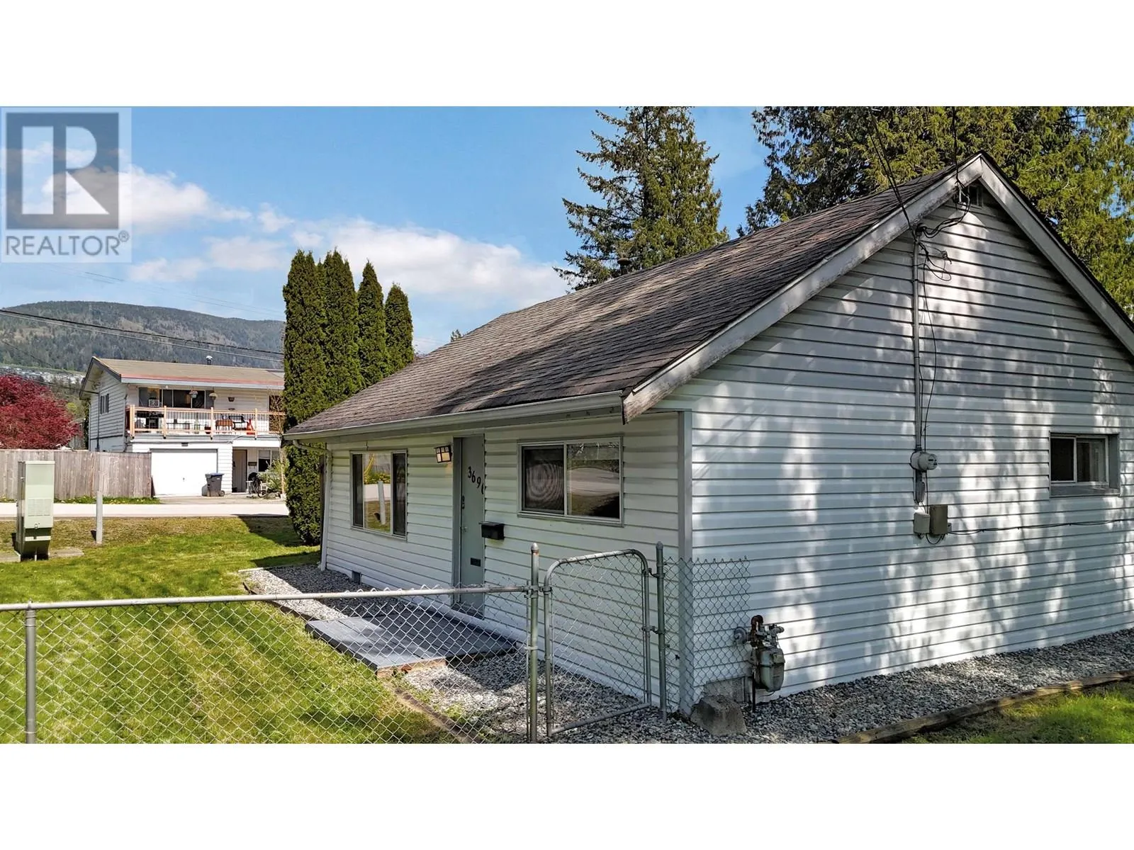 3696 CEDAR DRIVE