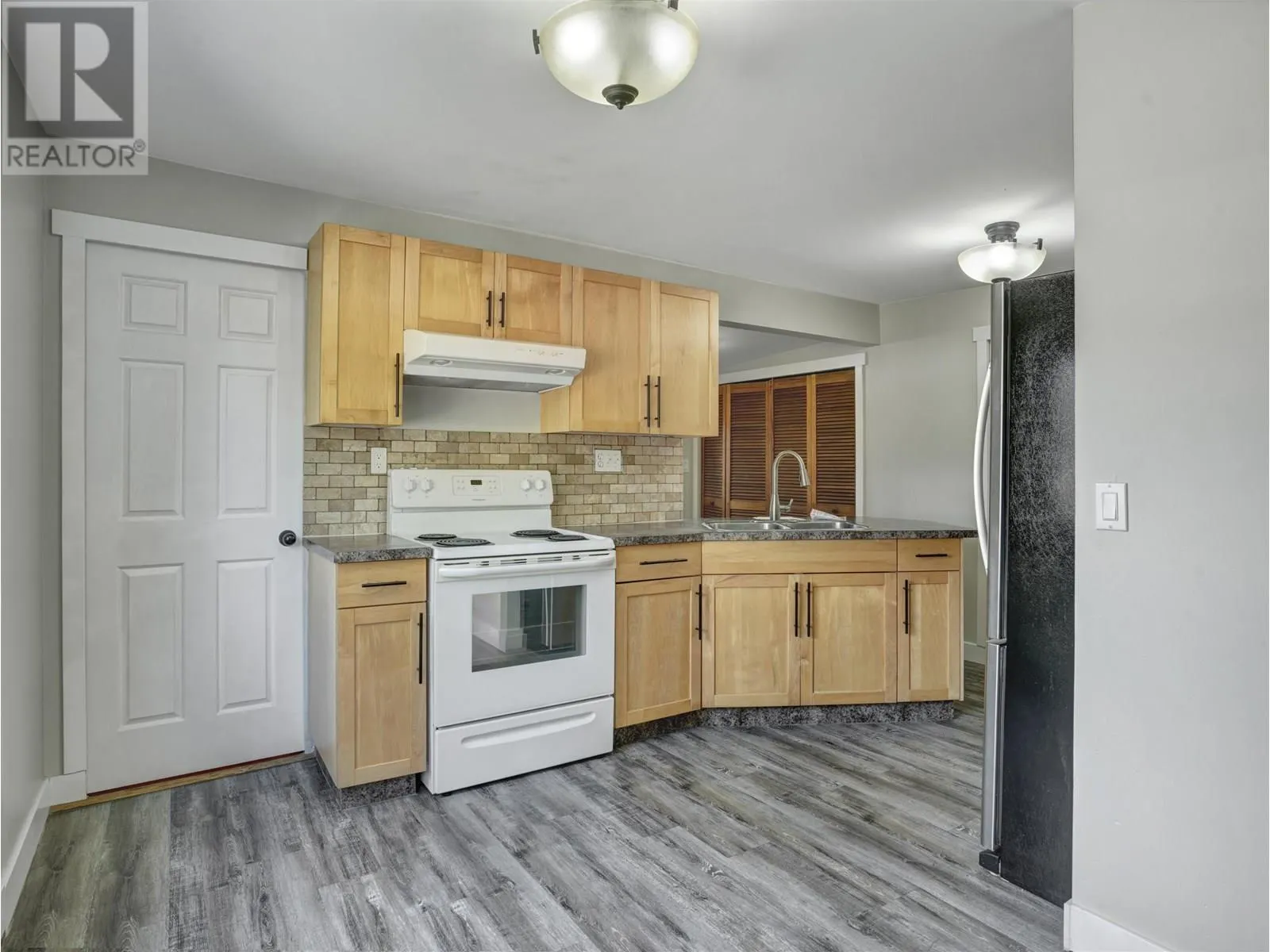3696 CEDAR DRIVE