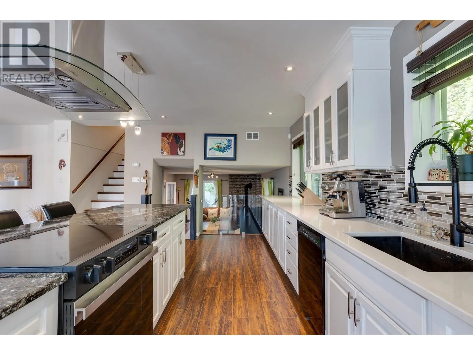1561 PAXTON PLACE