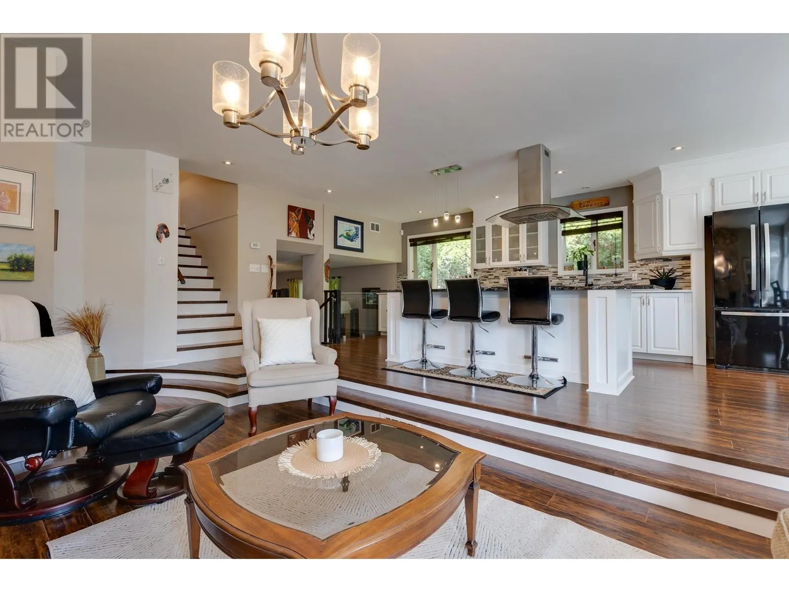 1561 PAXTON PLACE