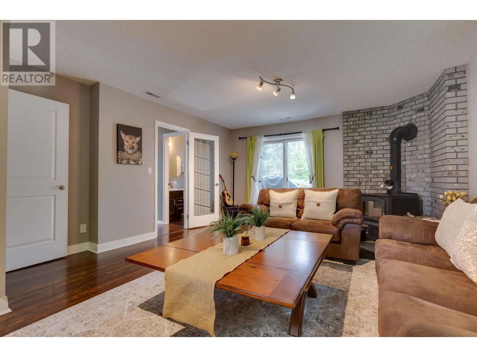 1561 PAXTON PLACE