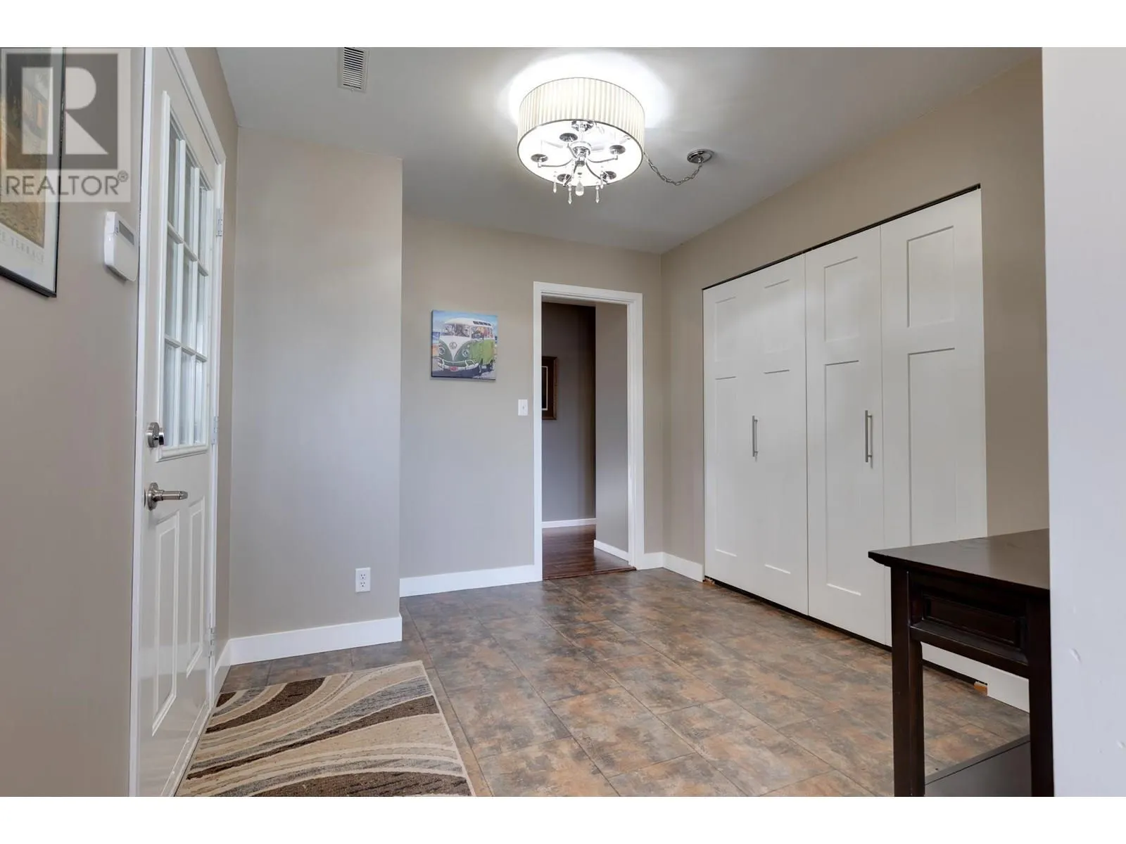 1561 PAXTON PLACE
