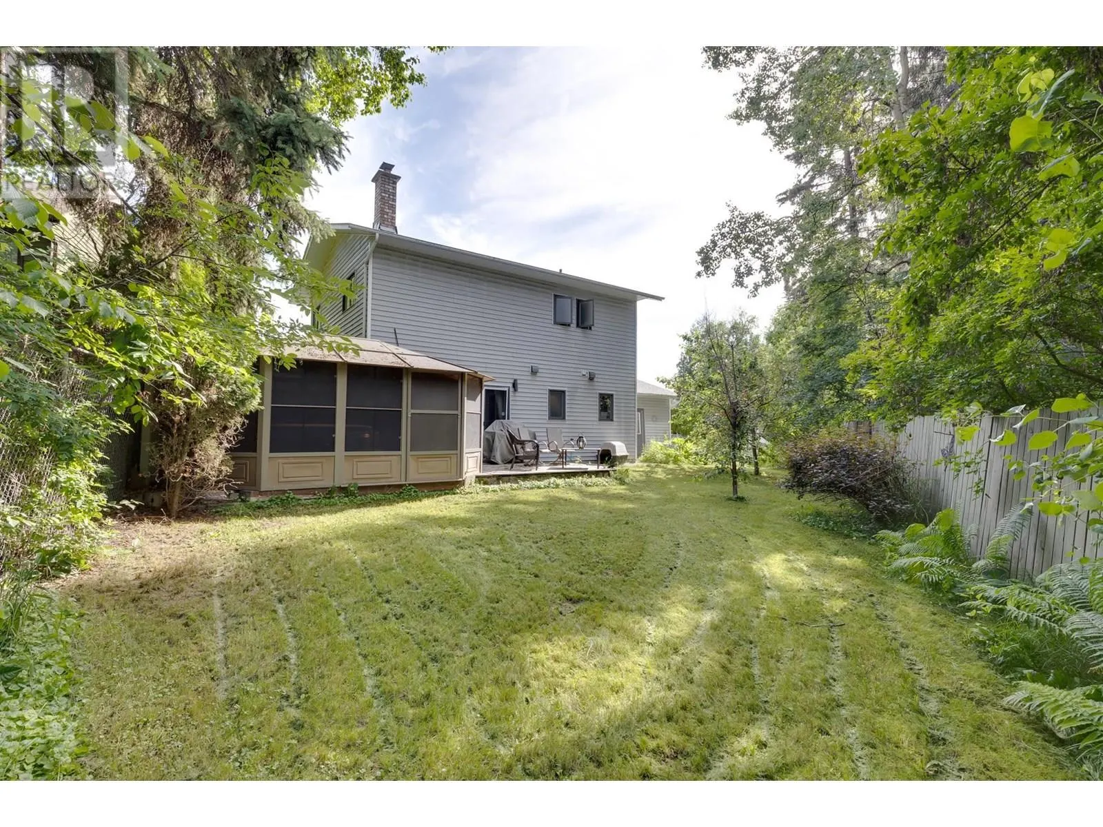 1561 PAXTON PLACE