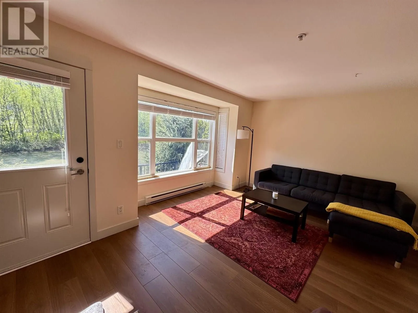 17 1204 MAIN STREET