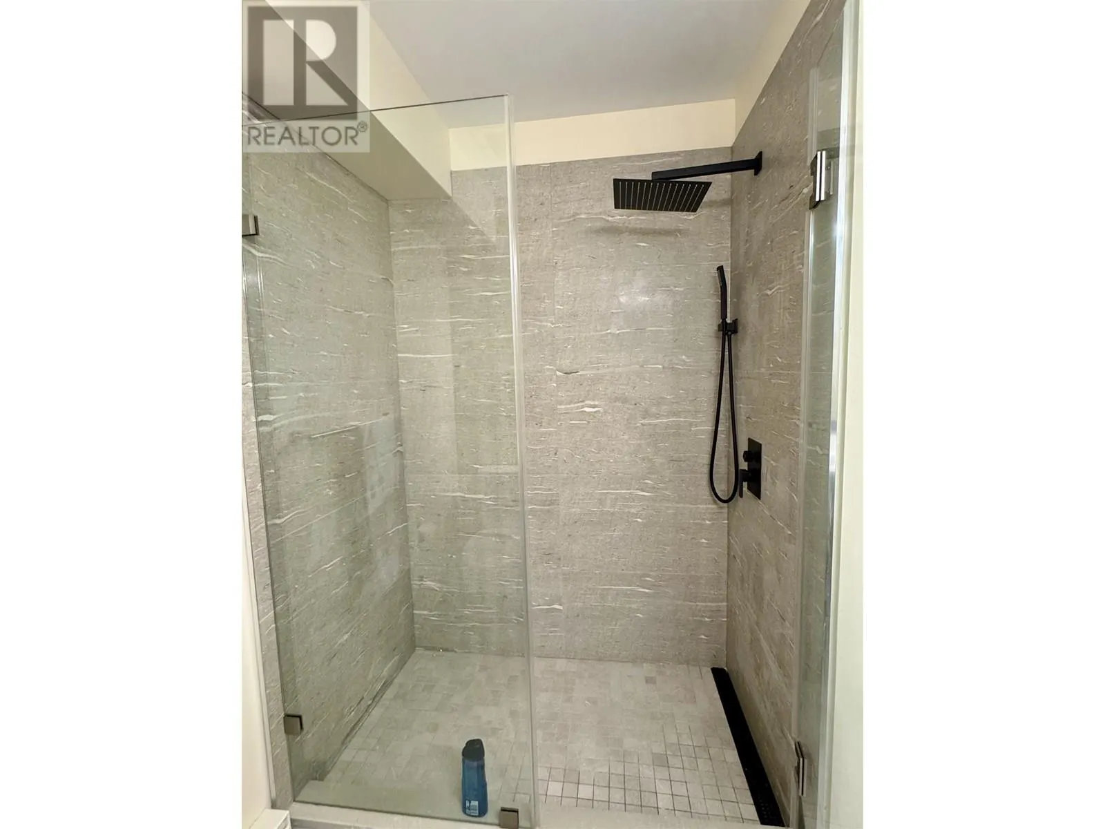 17 1204 MAIN STREET