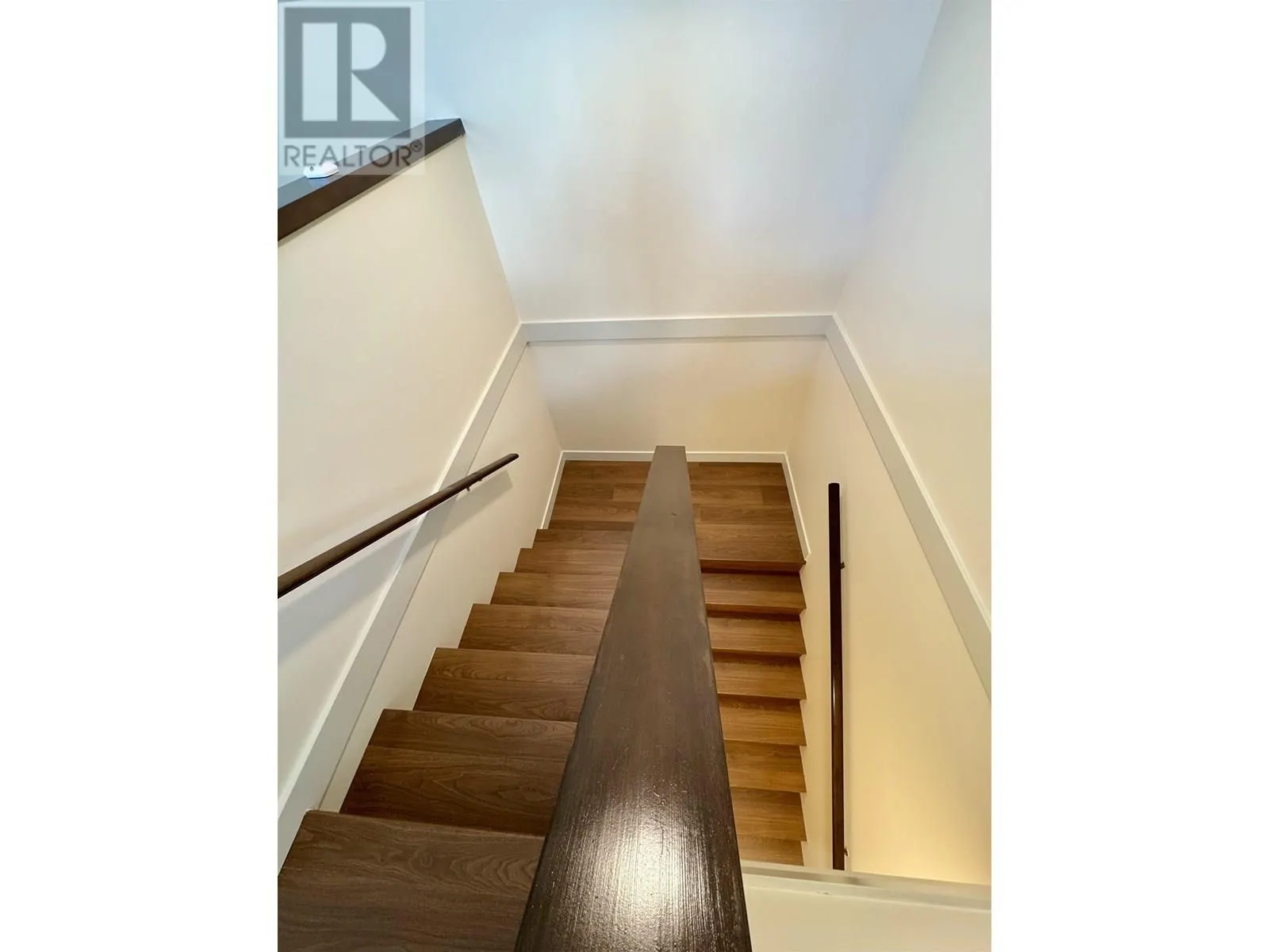 17 1204 MAIN STREET