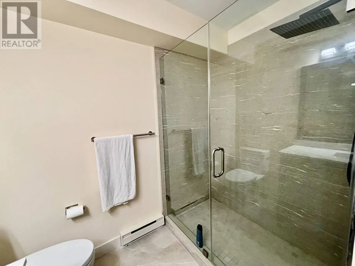 17 1204 MAIN STREET