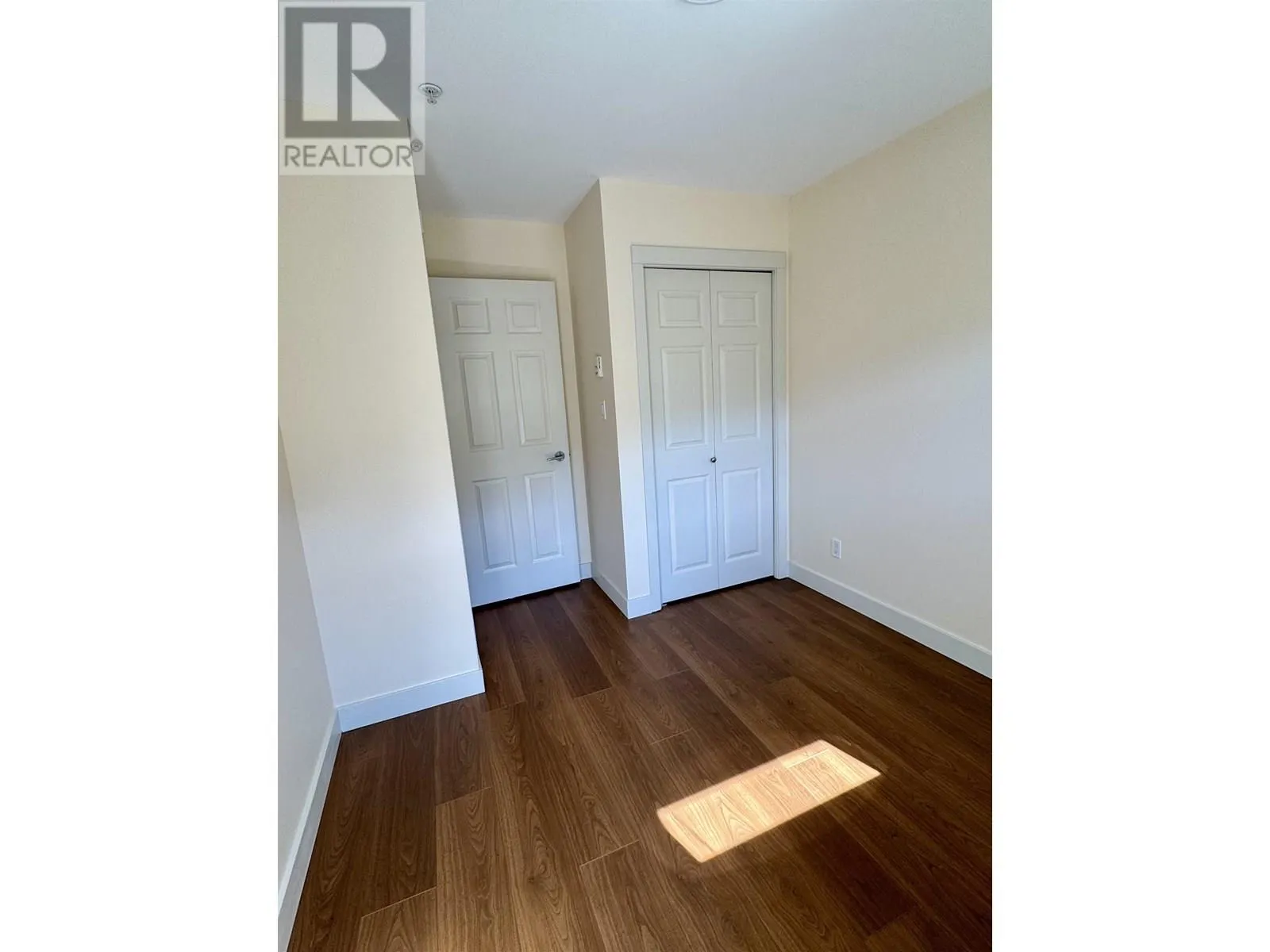 17 1204 MAIN STREET