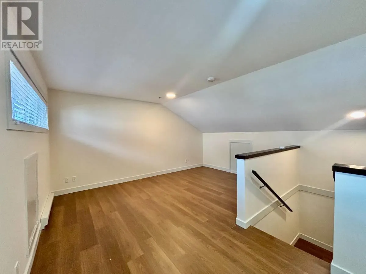 17 1204 MAIN STREET