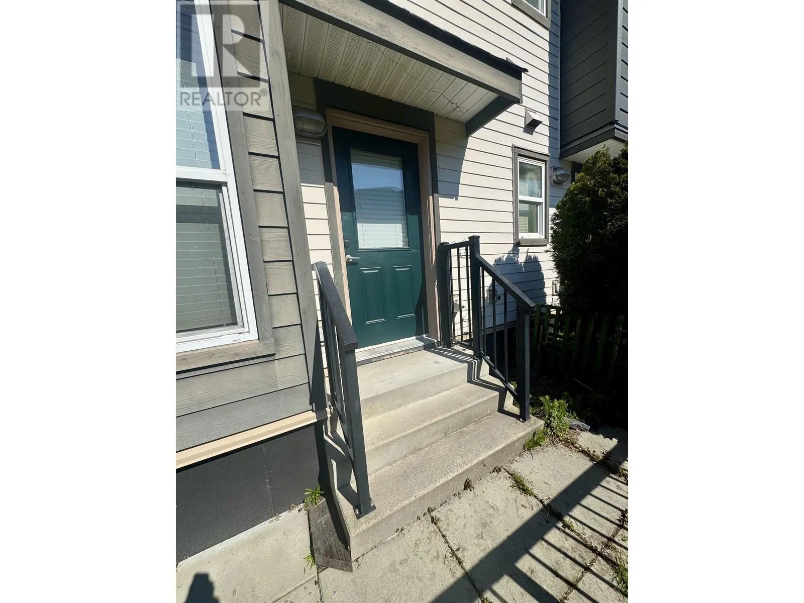 17 1204 MAIN STREET