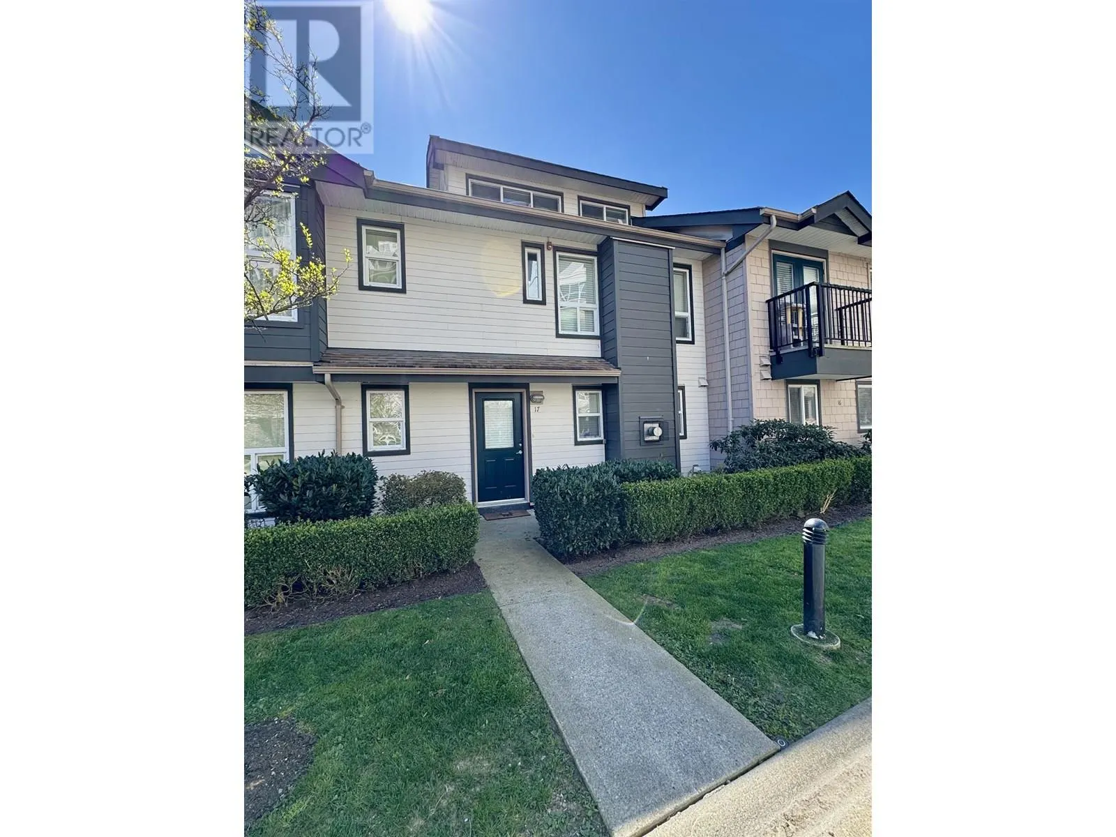 17 1204 MAIN STREET