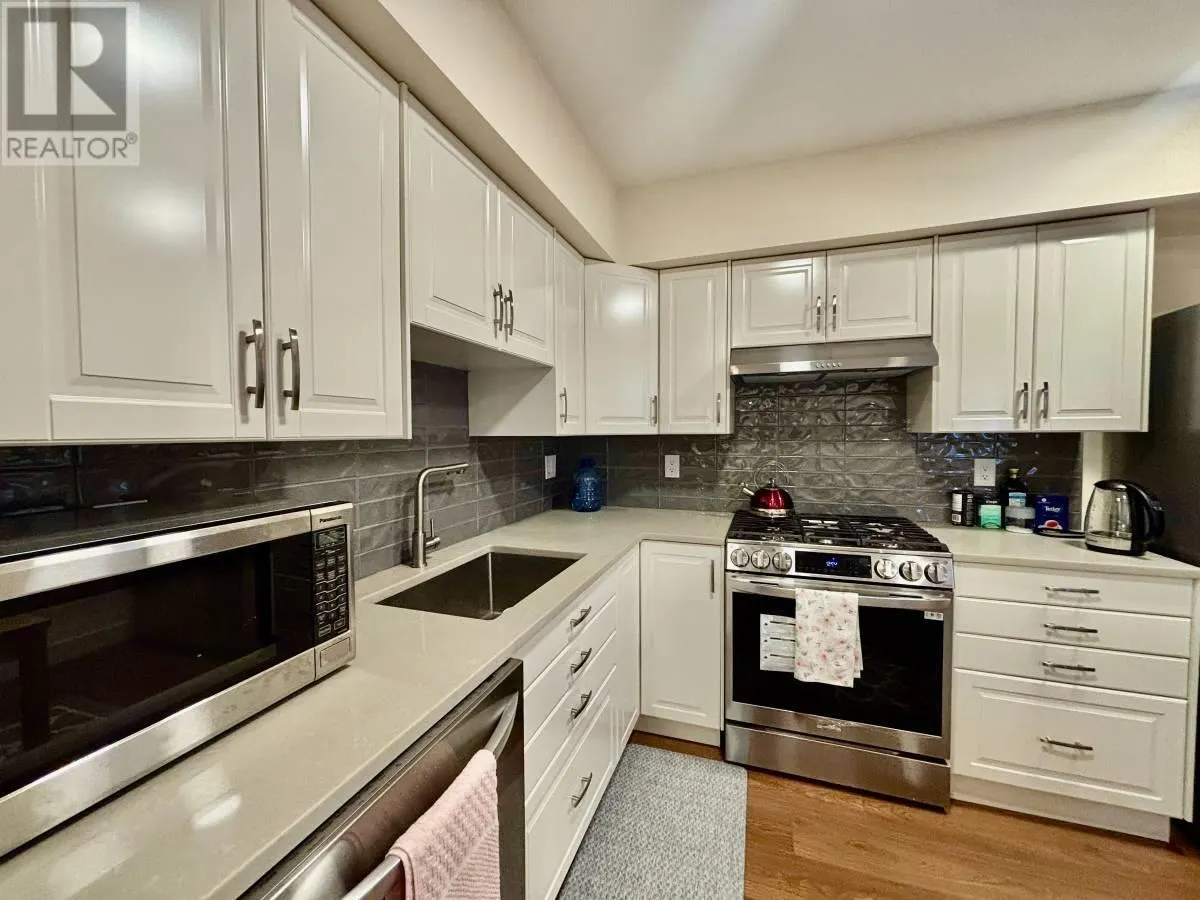 17 1204 MAIN STREET