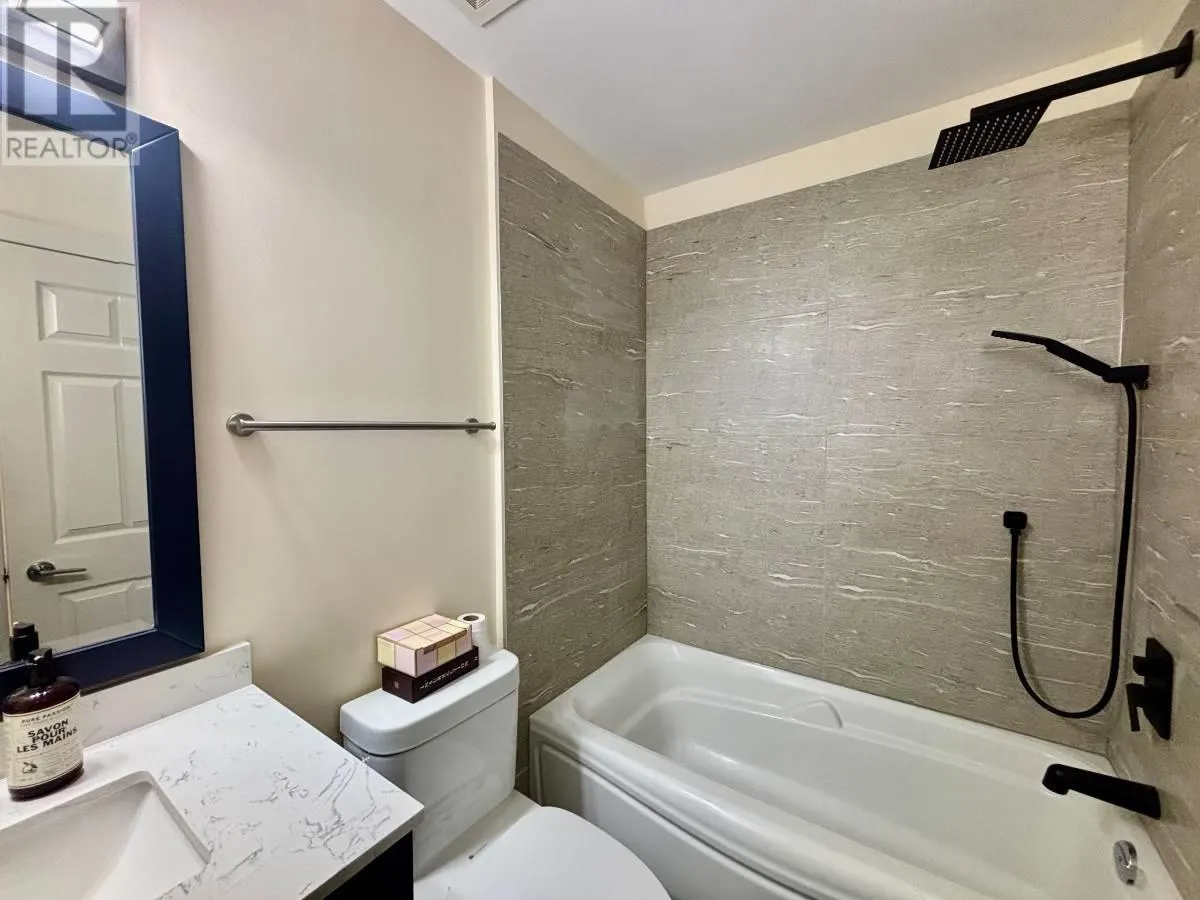 17 1204 MAIN STREET