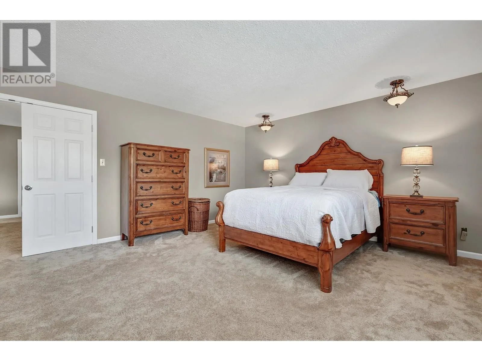 496 GLENBROOK DRIVE