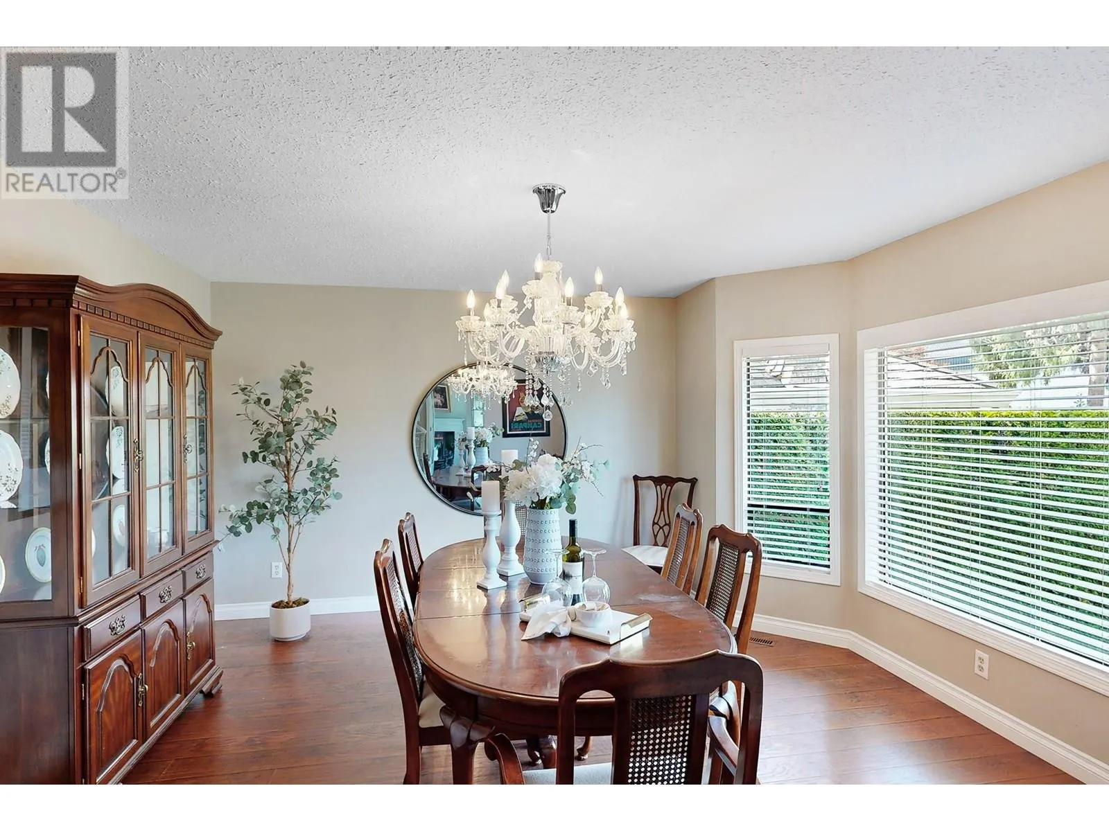 496 GLENBROOK DRIVE