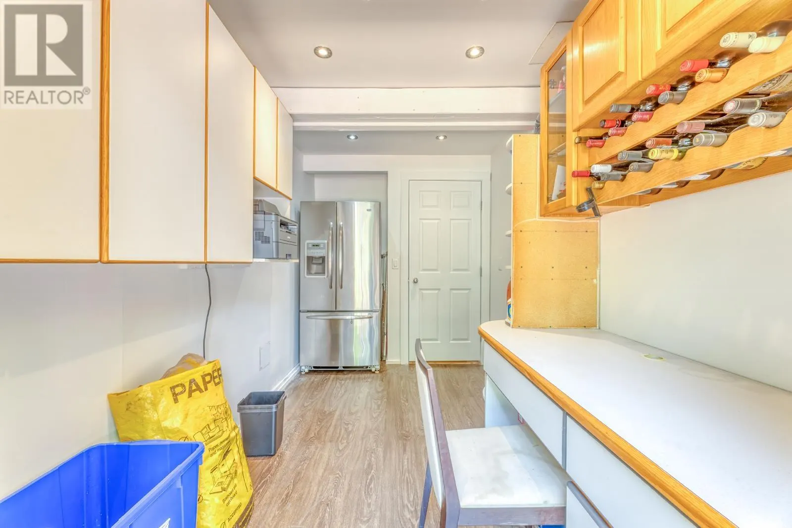 466 E KINGS ROAD