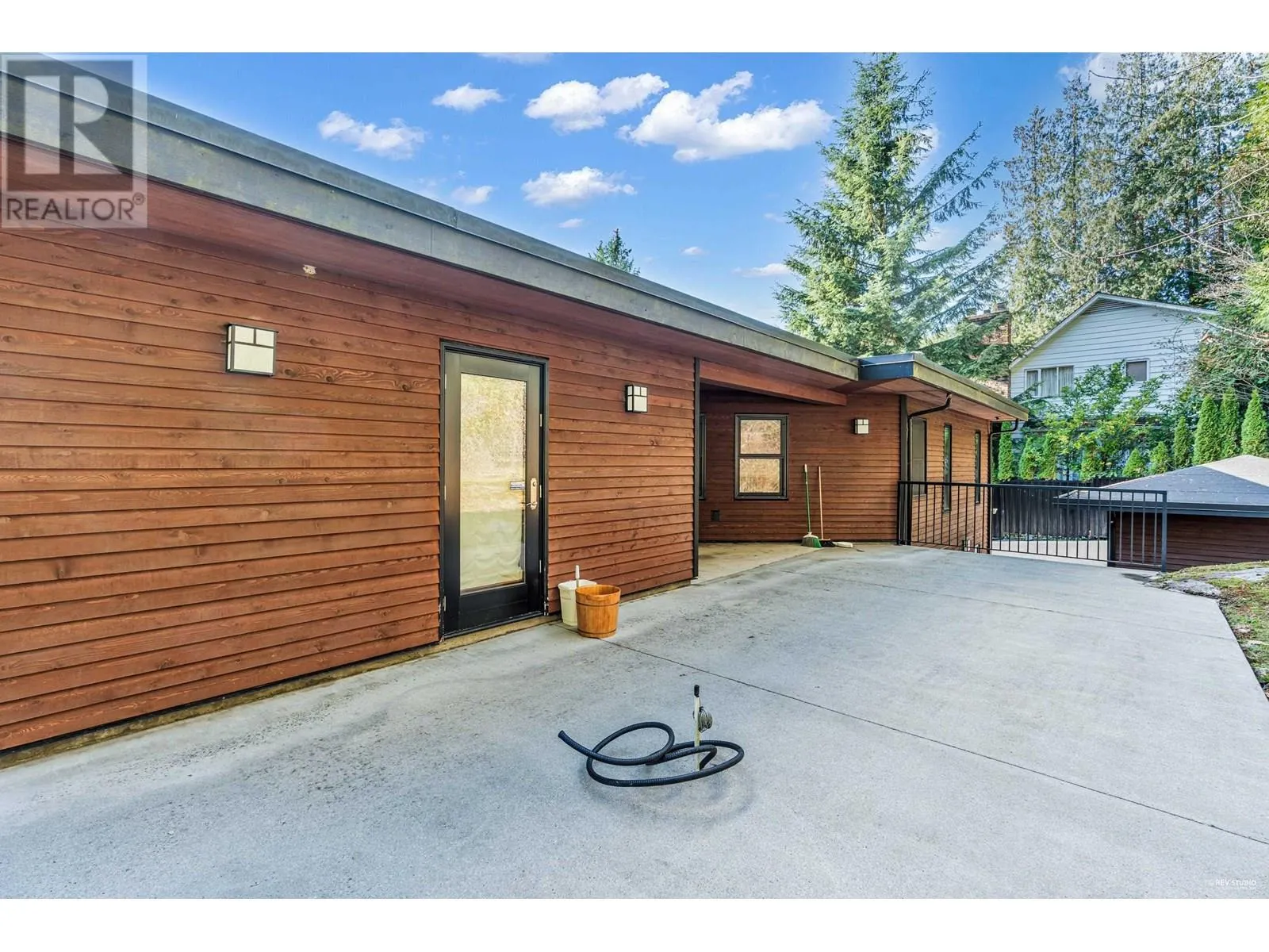 4742 CAULFEILD DRIVE