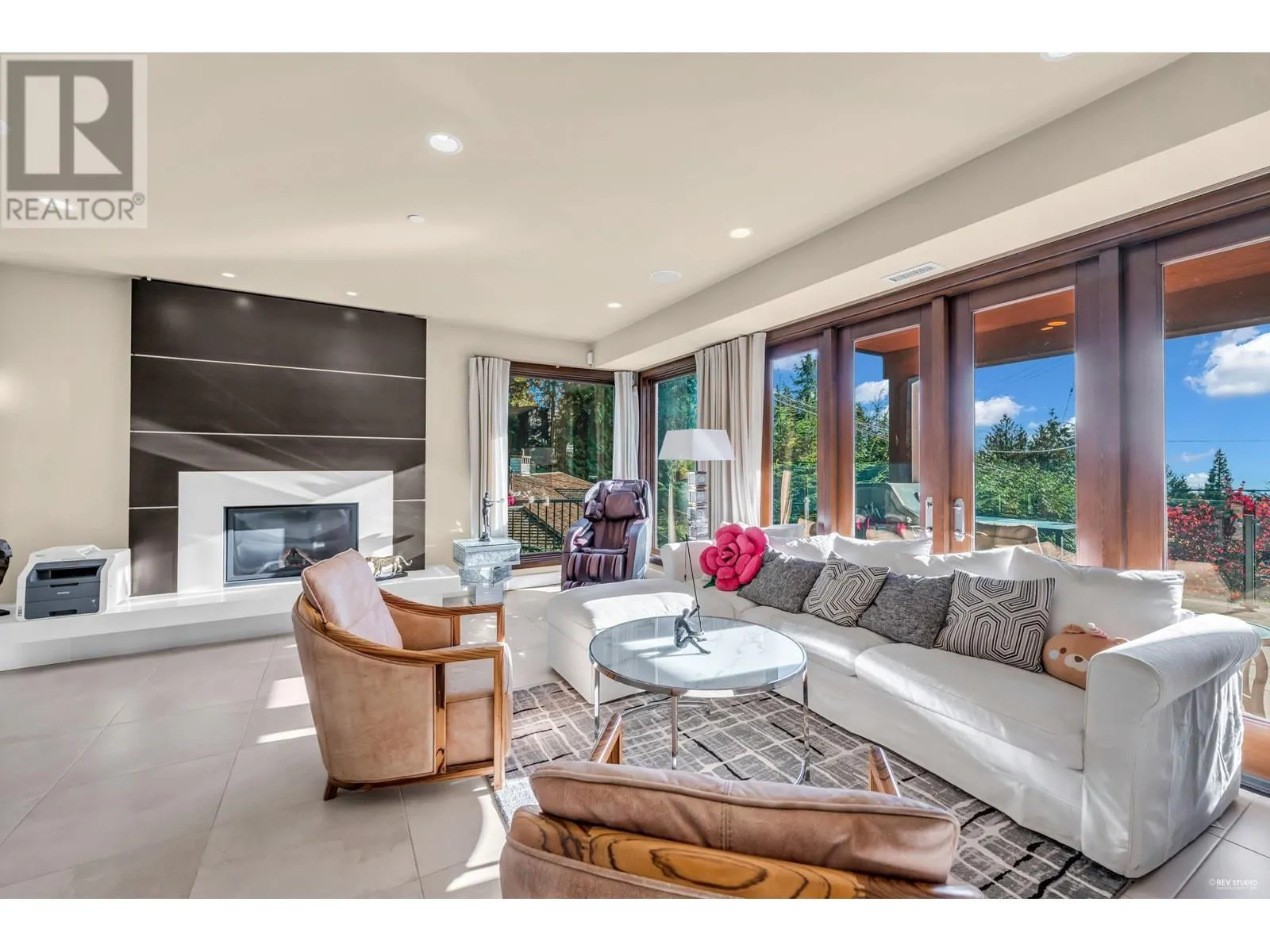 4742 CAULFEILD DRIVE