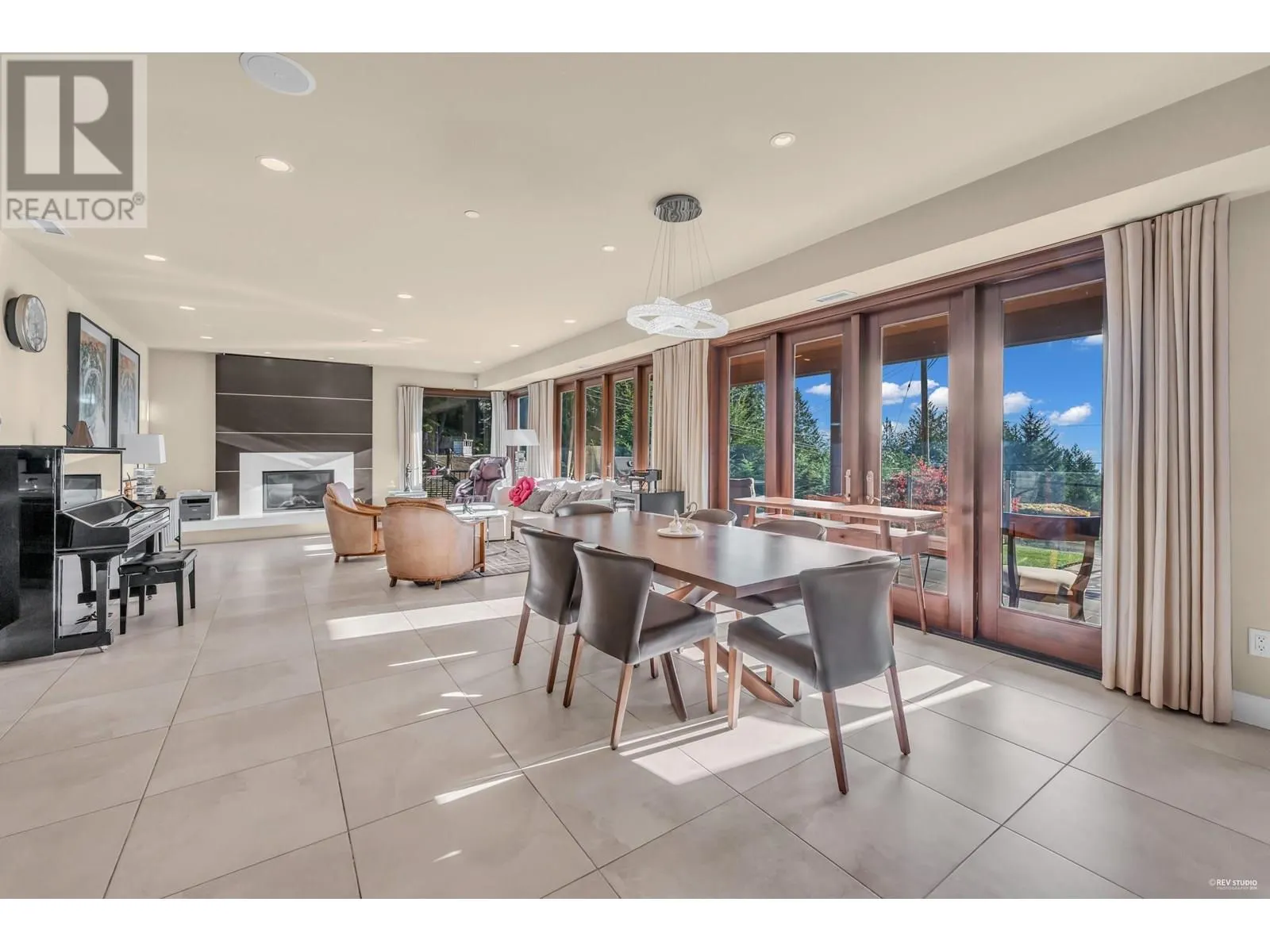 4742 CAULFEILD DRIVE