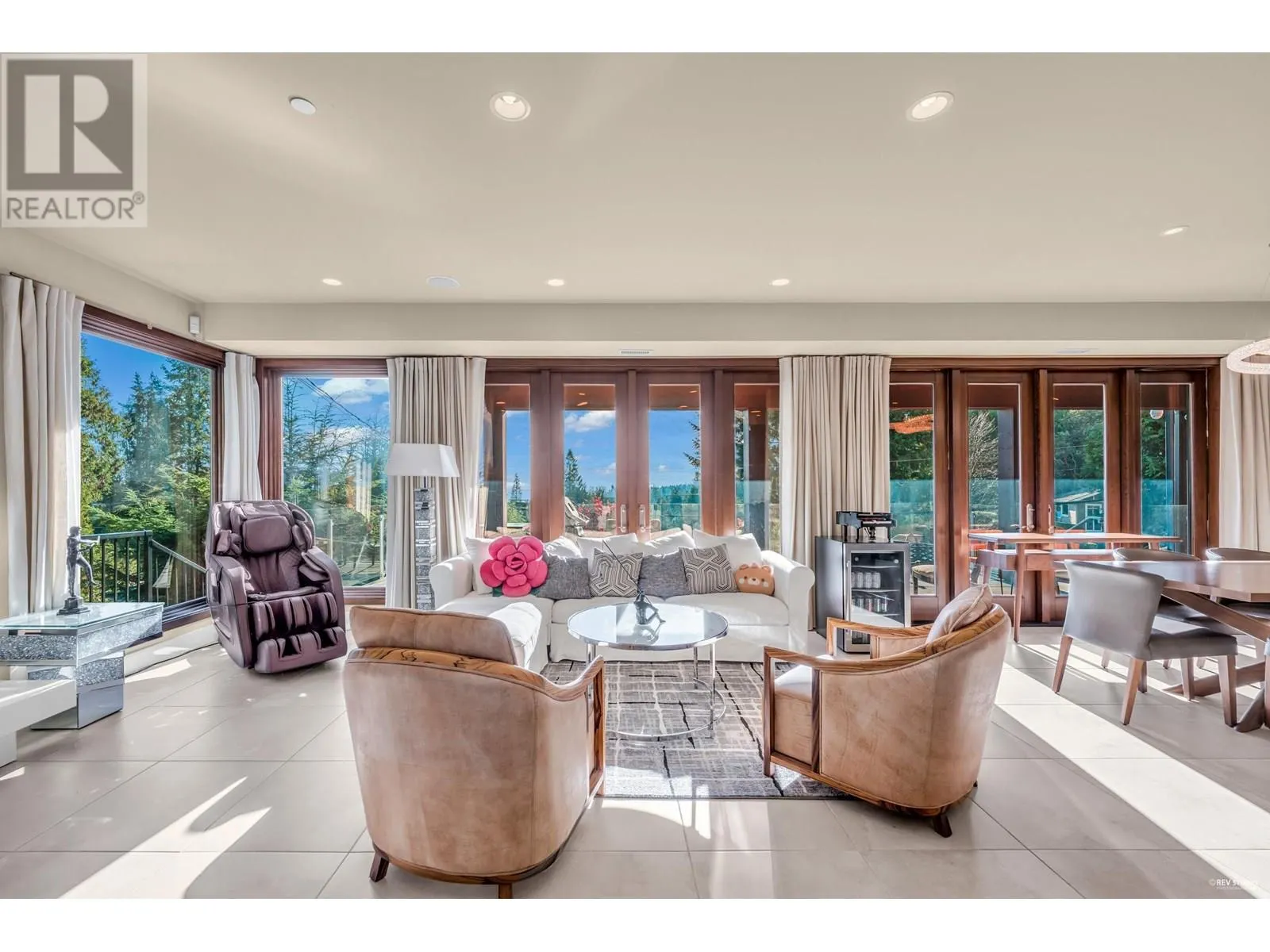 4742 CAULFEILD DRIVE