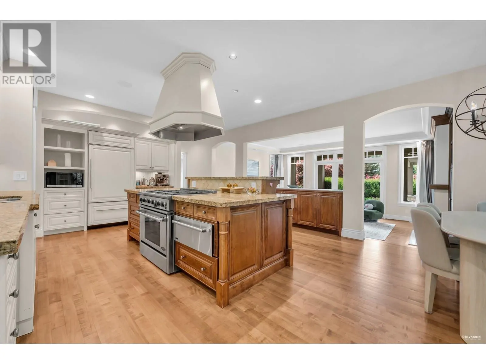 4513 CAULFEILD LANE