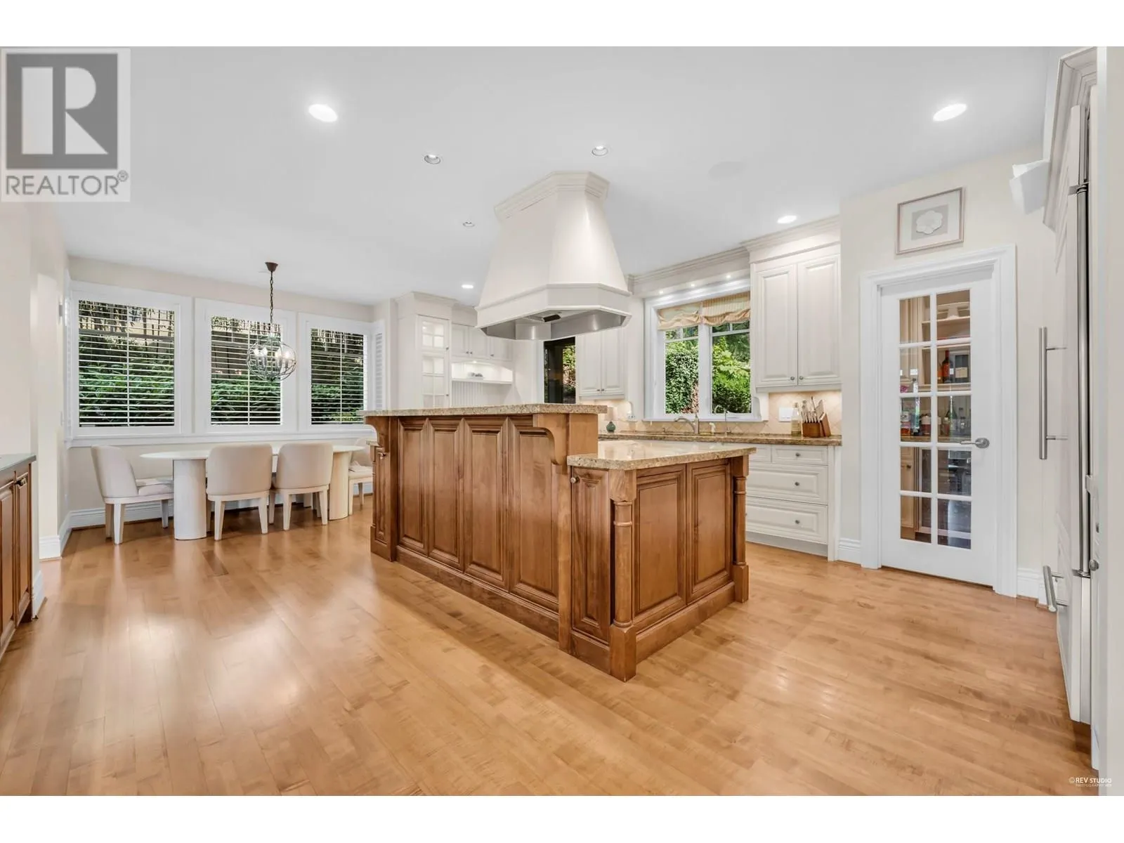 4513 CAULFEILD LANE