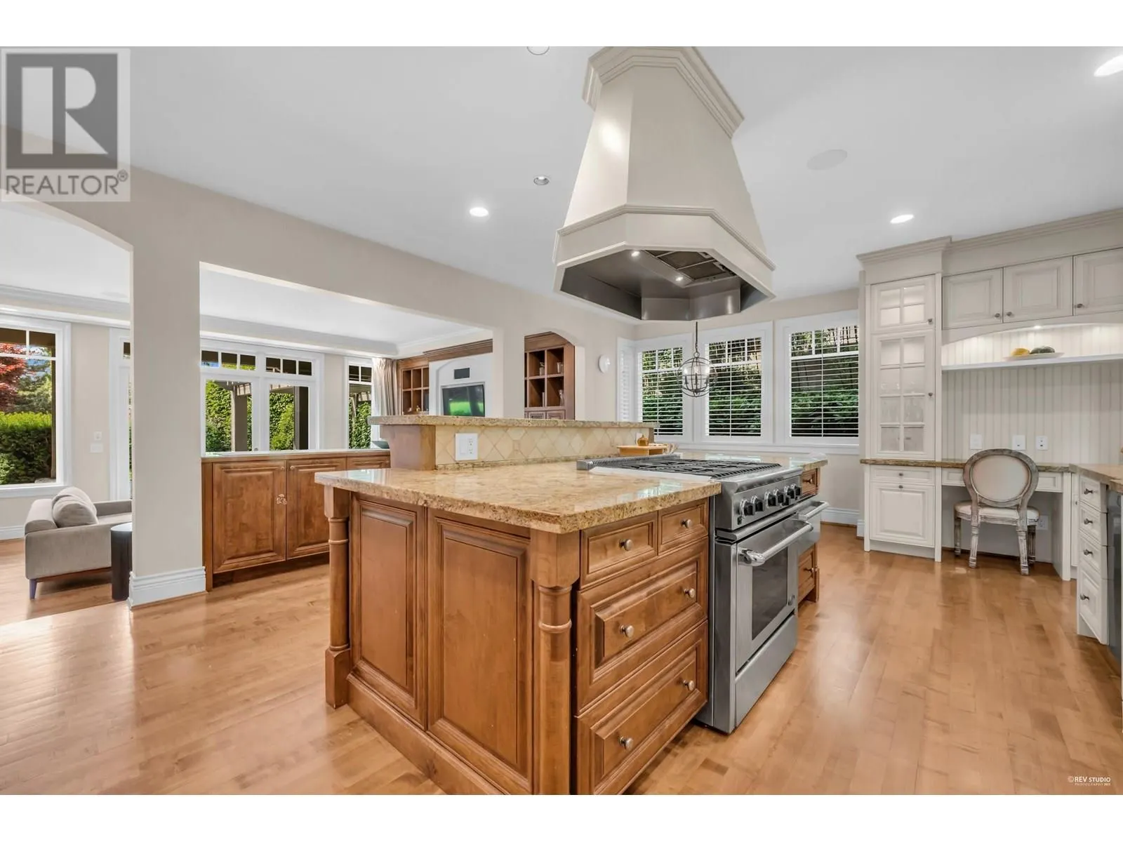 4513 CAULFEILD LANE