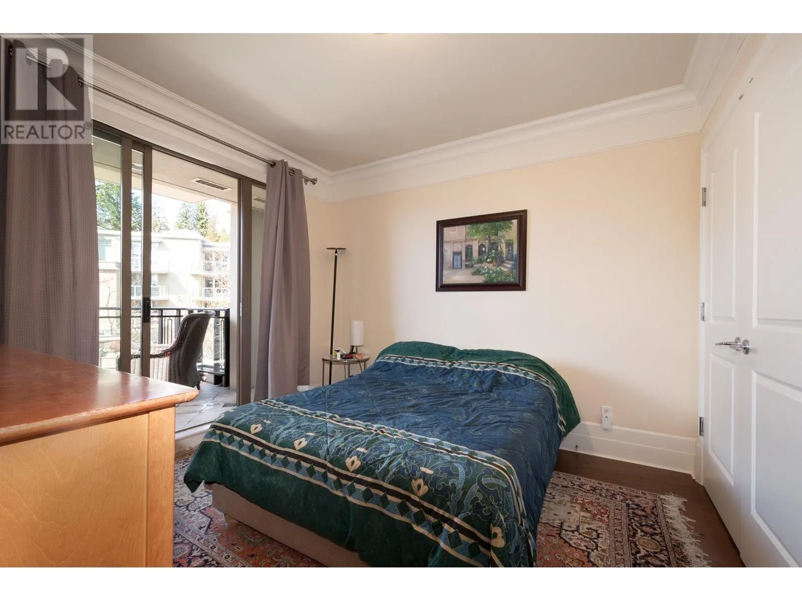 300 533 WATERS EDGE CRESCENT