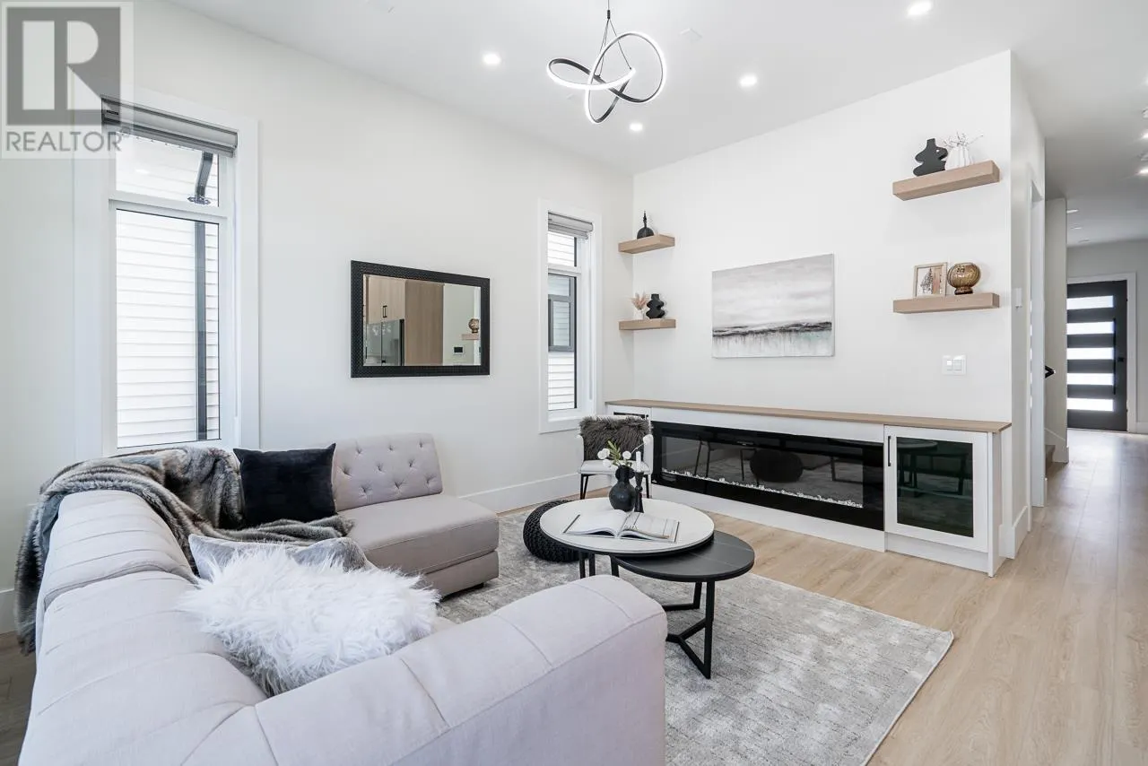 1941 PRAIRIE AVENUE
