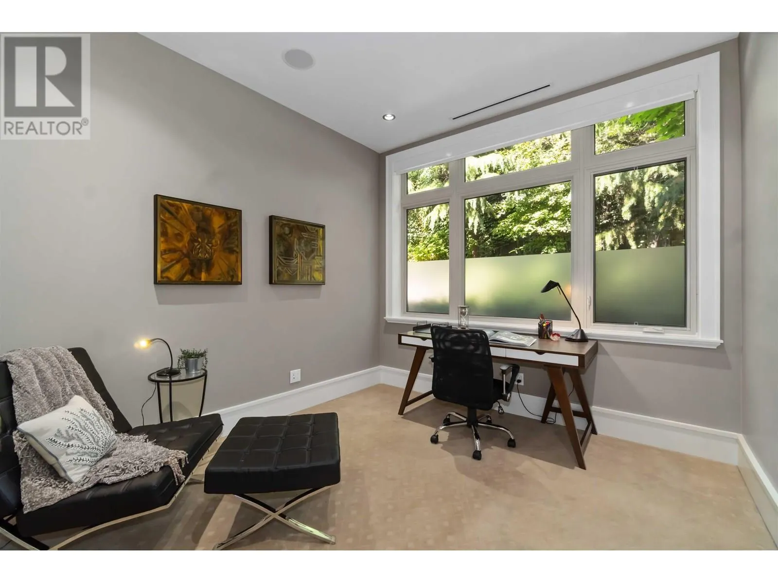 304 2535 GARDEN COURT